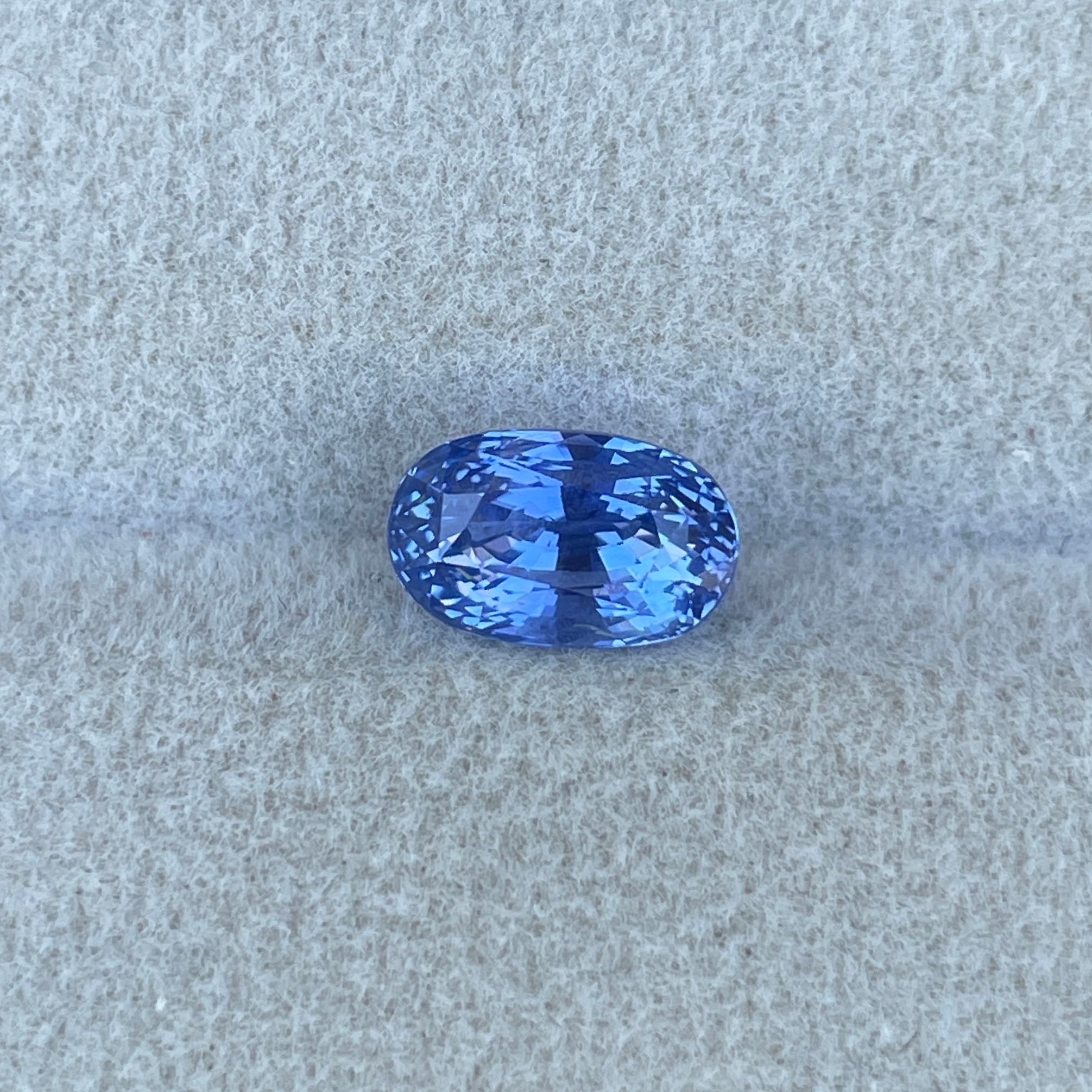 2 crt natural blue sapphire loose stone