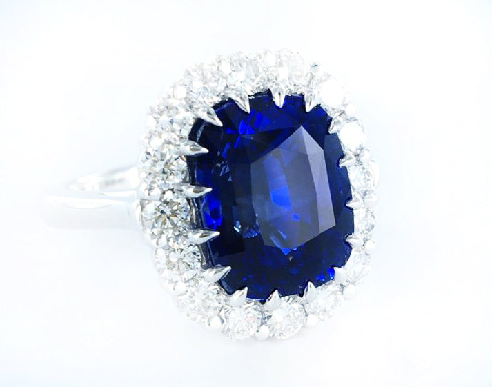 Ceylon blue sapphire set on a luxury ring