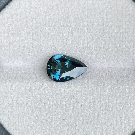 This 2.54 carat Teal Sapphire is well cut to bring out the best colour and luster, and has a perfect colour blend