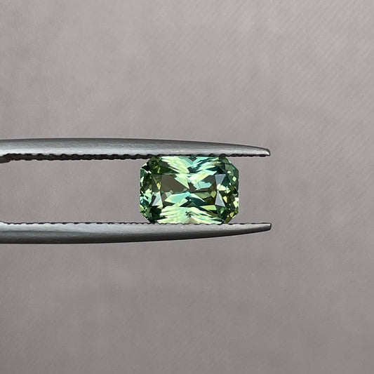 Teal sapphire, University of Oregon Green sapphire 1.66 crt
