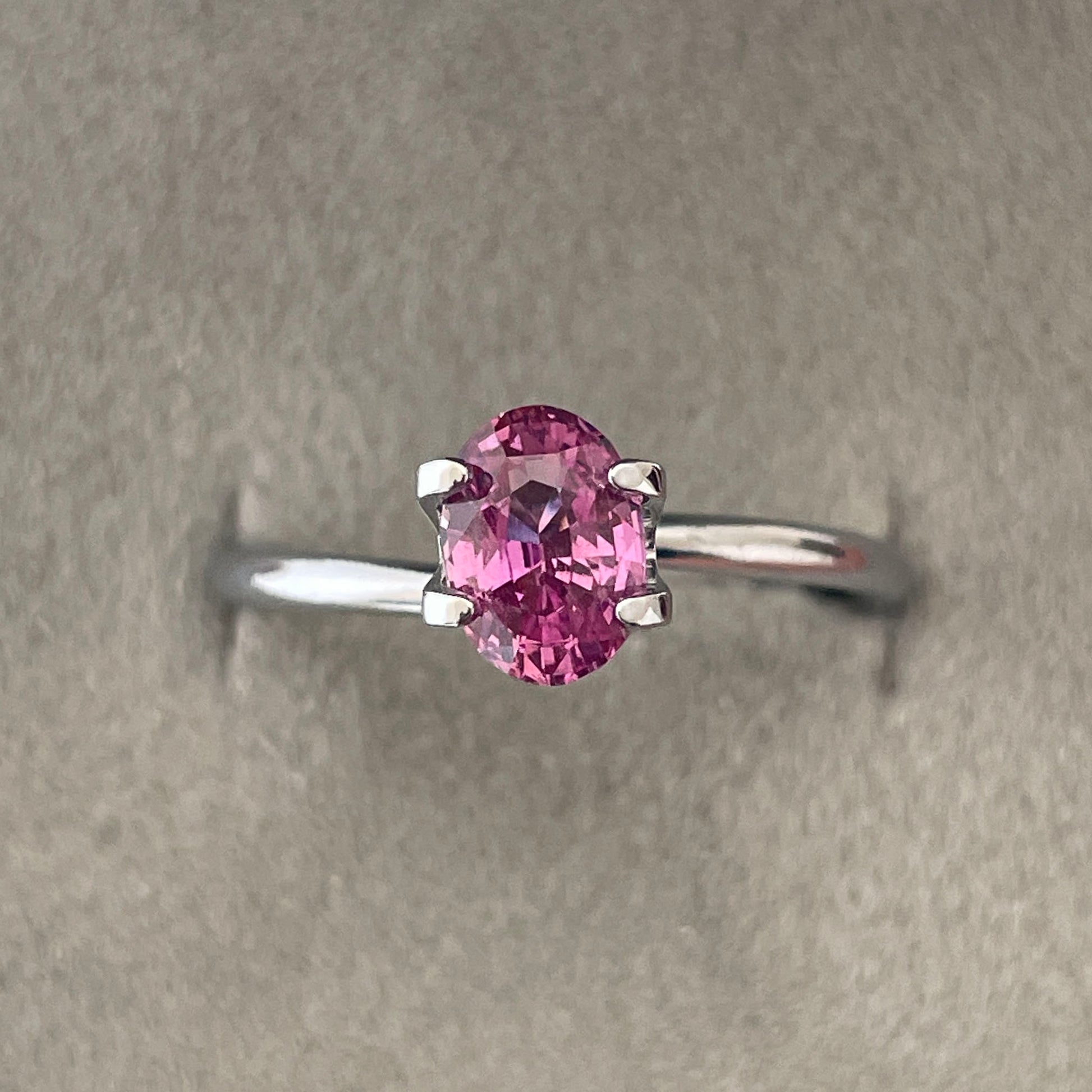 1.08 crt, Natural Flamingo Pink Sapphire, Ceylon Pink Sapphire Loose Oval Gemstone, Jewelry & Ring Making