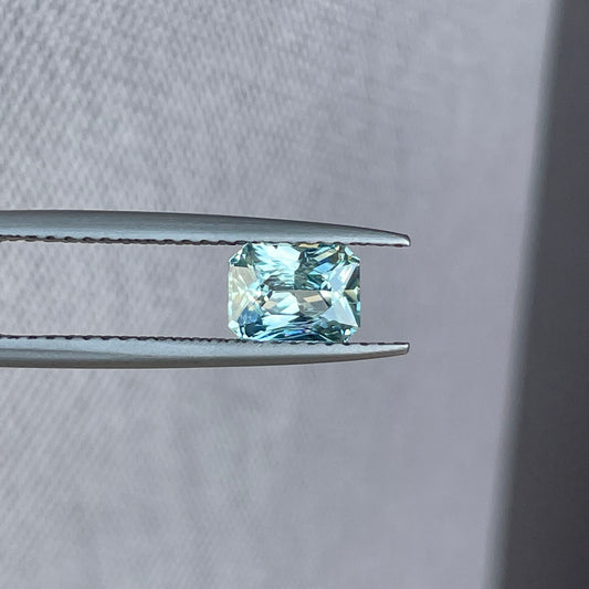 This 1.06 crt Teal Sapphire is well cut to bring out the best colour and luster, and has a perfect colour blend.