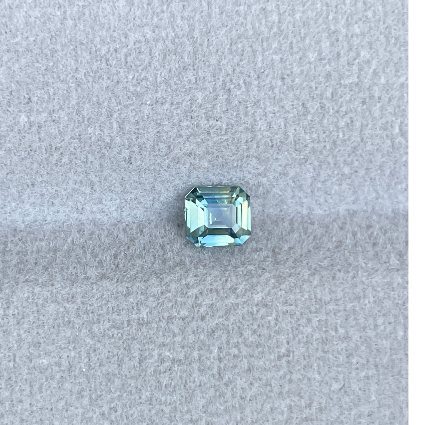Natural Unheated Bi-Color Sapphire 0.57 carats - NASHGEMS