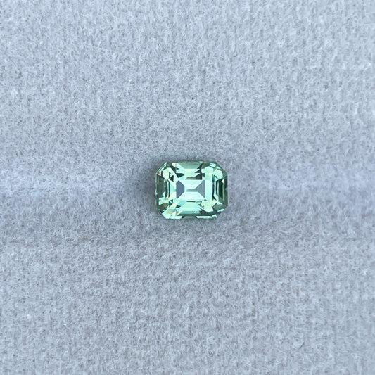 4.40 x 5.60mm Mint Green Sapphire 0.98ct