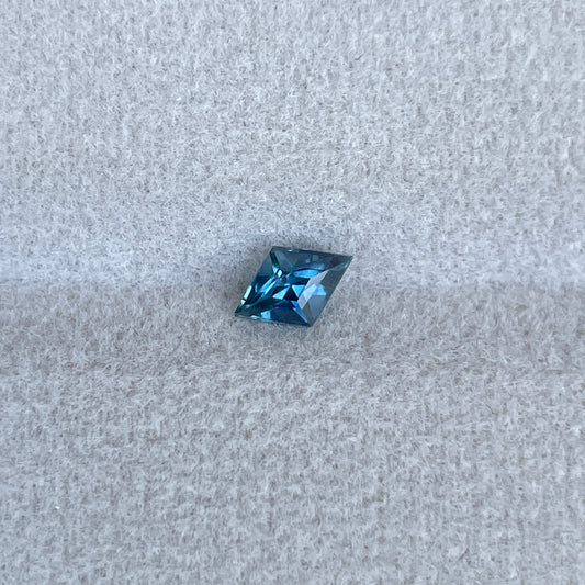 Certified heated Teal Blue kite Cut Sapphire 0.45 Carats 4.00 x 6.10 x 3.30mm