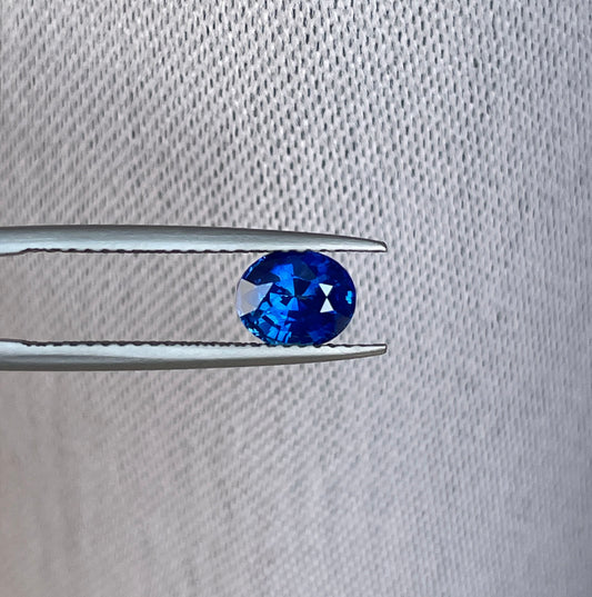 1.20 Carat Natural Sapphire Gemstone from Ceylon in Royal Blue Colour