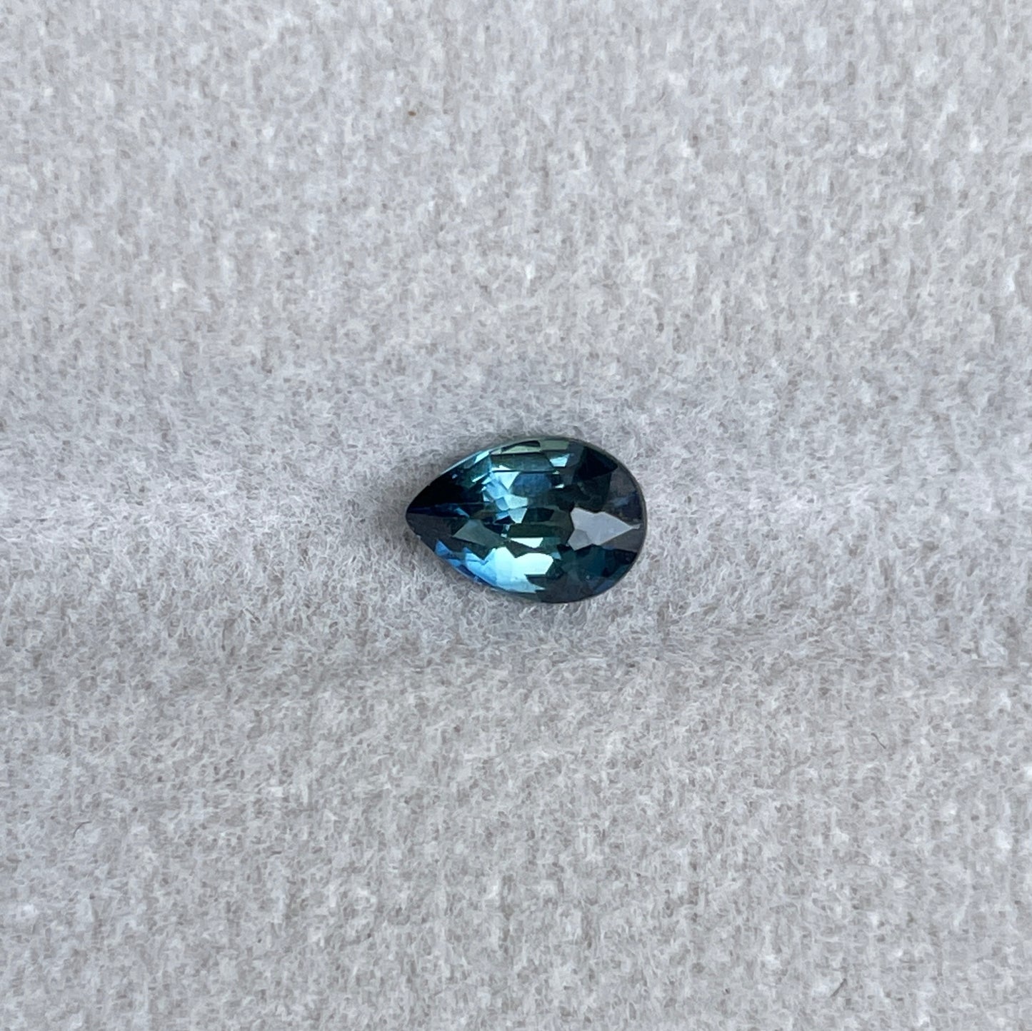 Pear Cut Teal Sapphire Loose Gemstone. 0.71 crt. 6.30 x 4.40 x 3.30mm - NASHGEMS