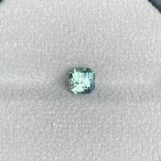 1.31 carats Light Green Sapphire - NASHGEMS