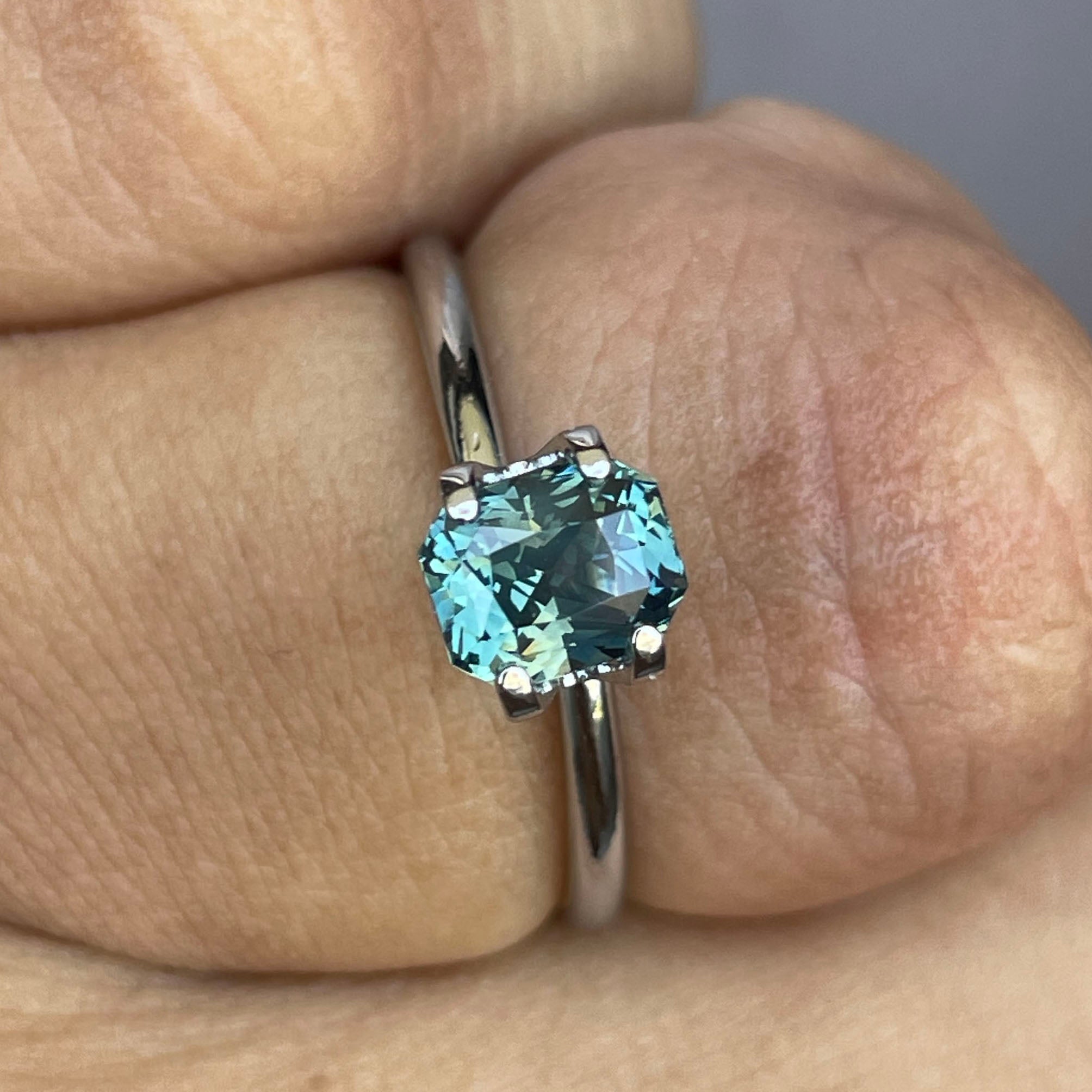 NATURAL BLUE GREEN SAPPHIRE RADIANT 1.28