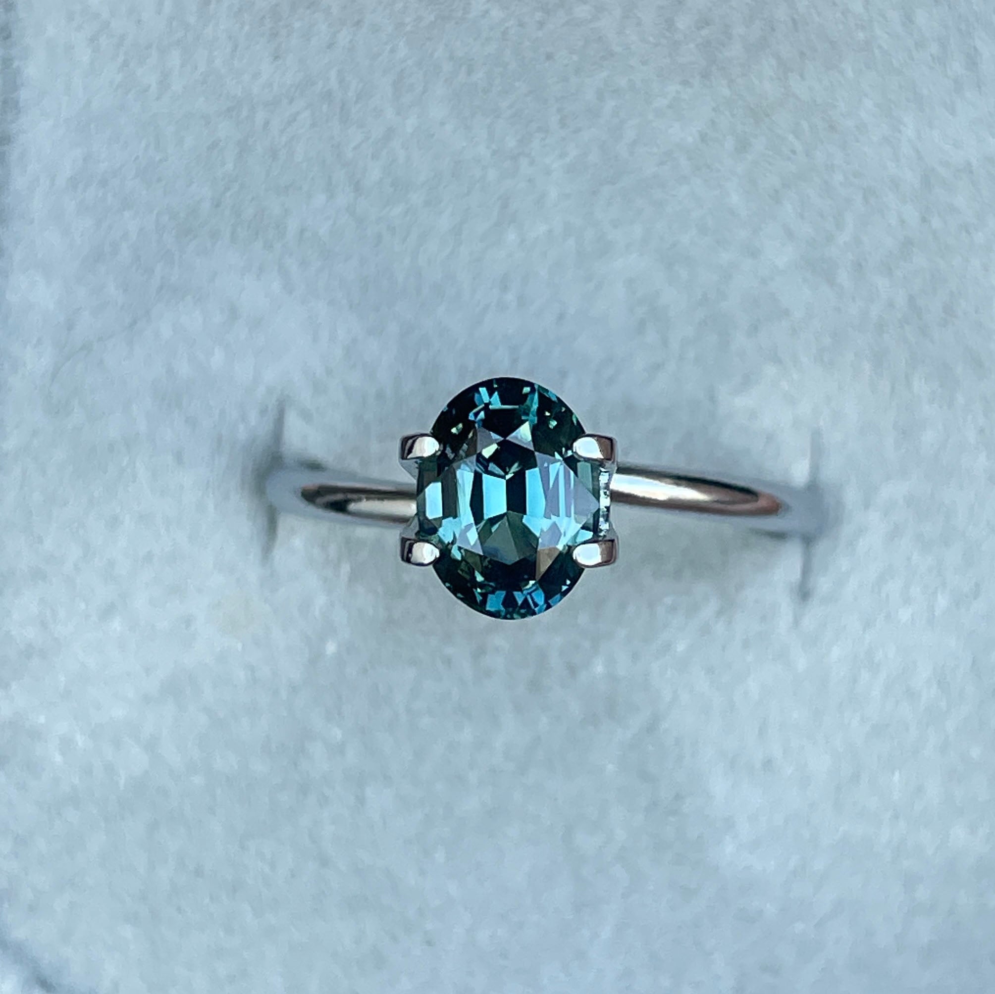 NATURAL BLUE GREEN OVAL SAPPHIRE 1.71