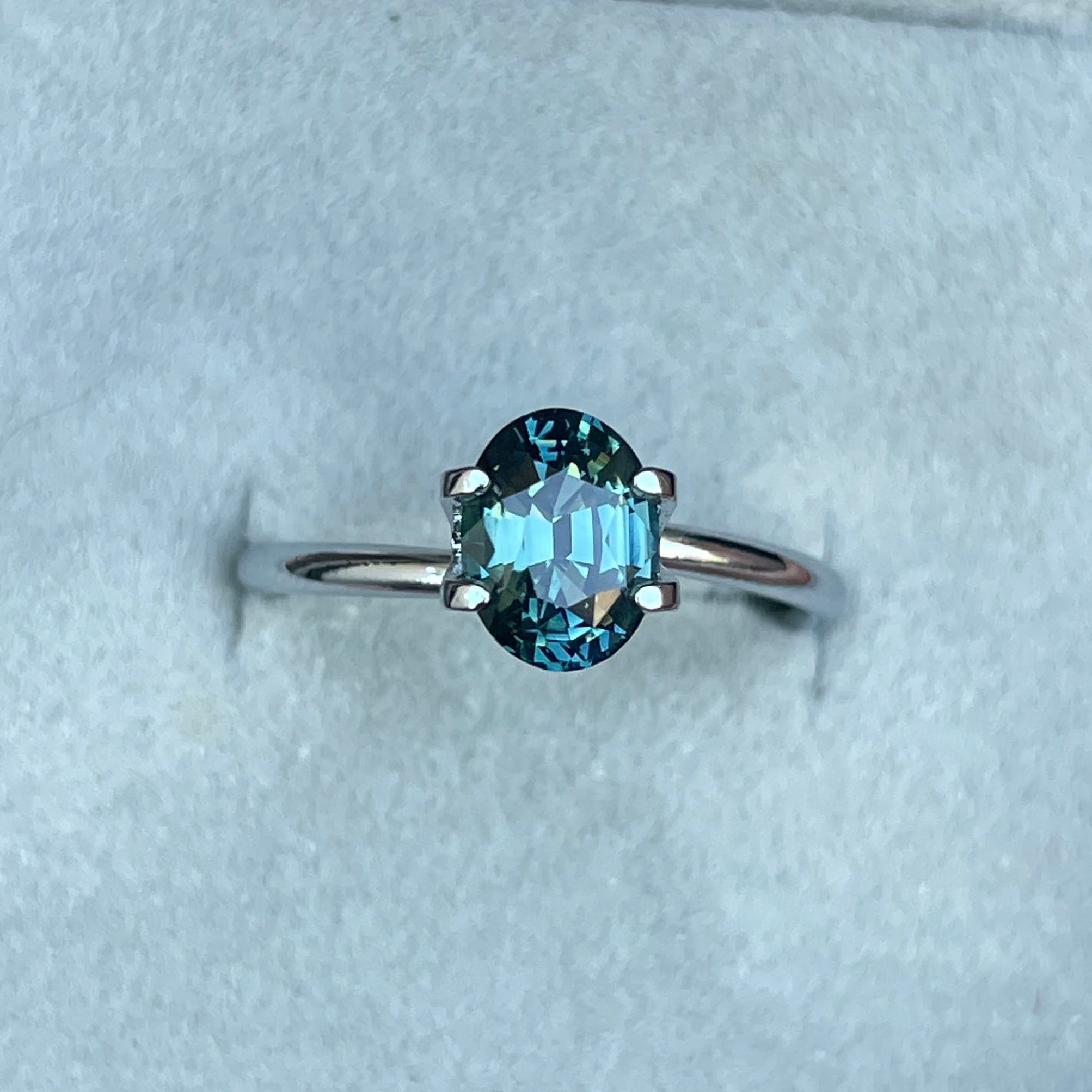 NATURAL BLUE GREEN OVAL SAPPHIRE 1.71