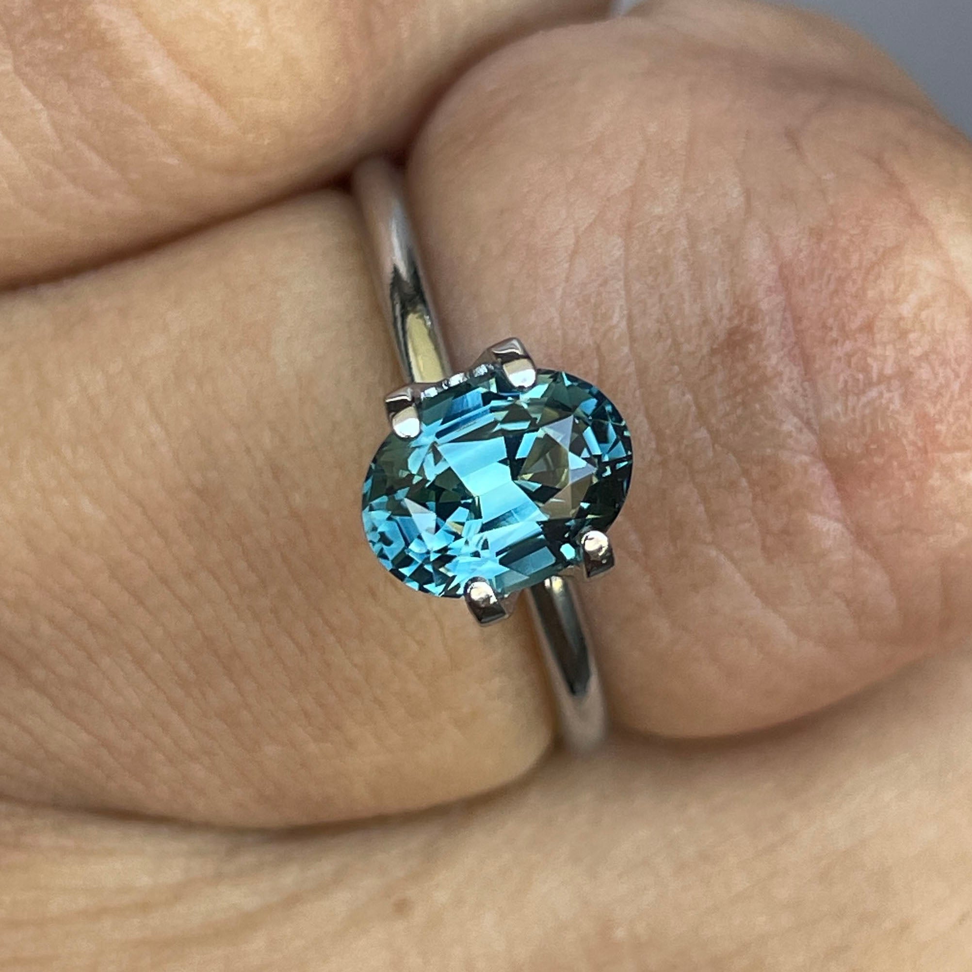 NATURAL BLUE GREEN OVAL SAPPHIRE 1.71