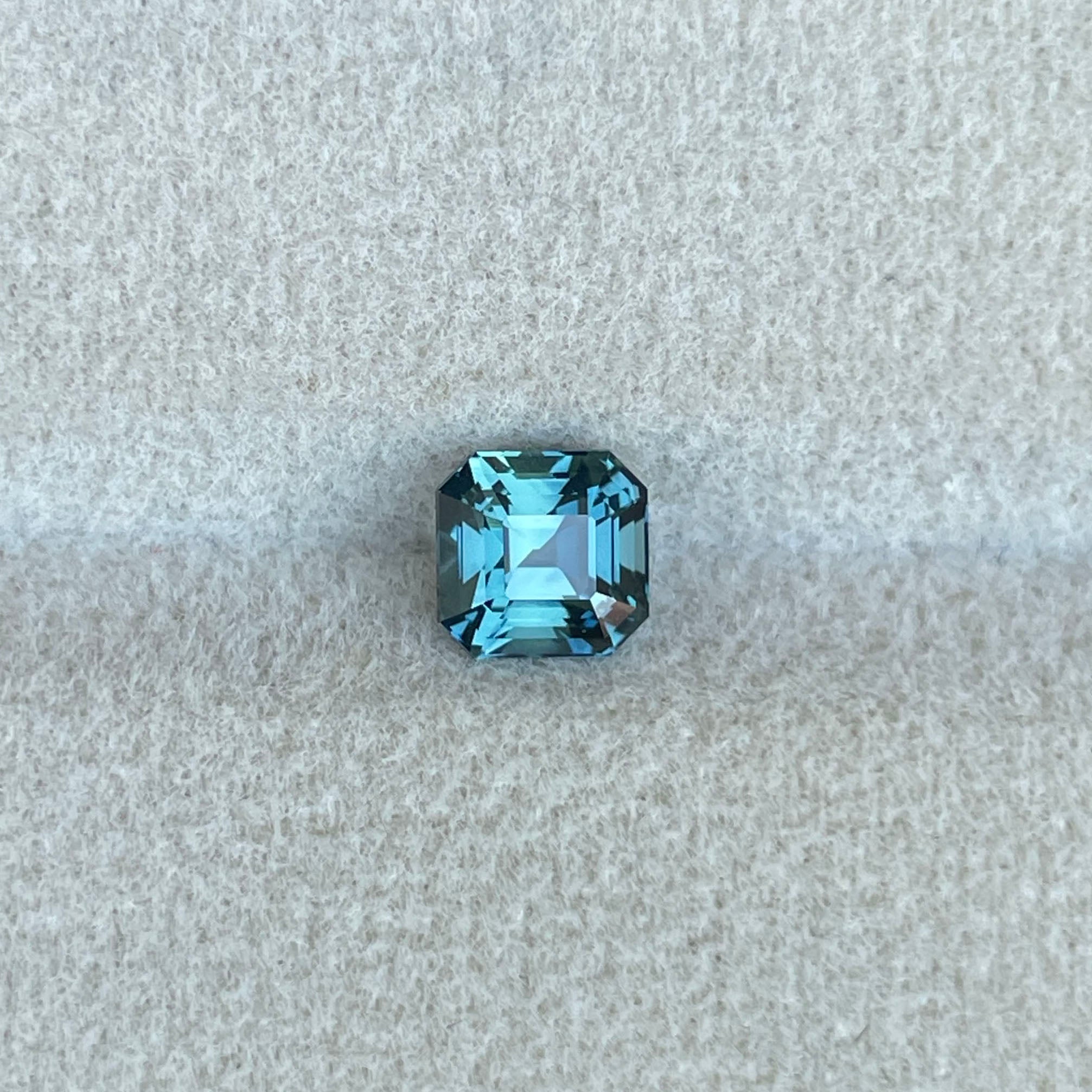 NATURAL BLUE GREEN SAPPHIRE EMERALD 1.29