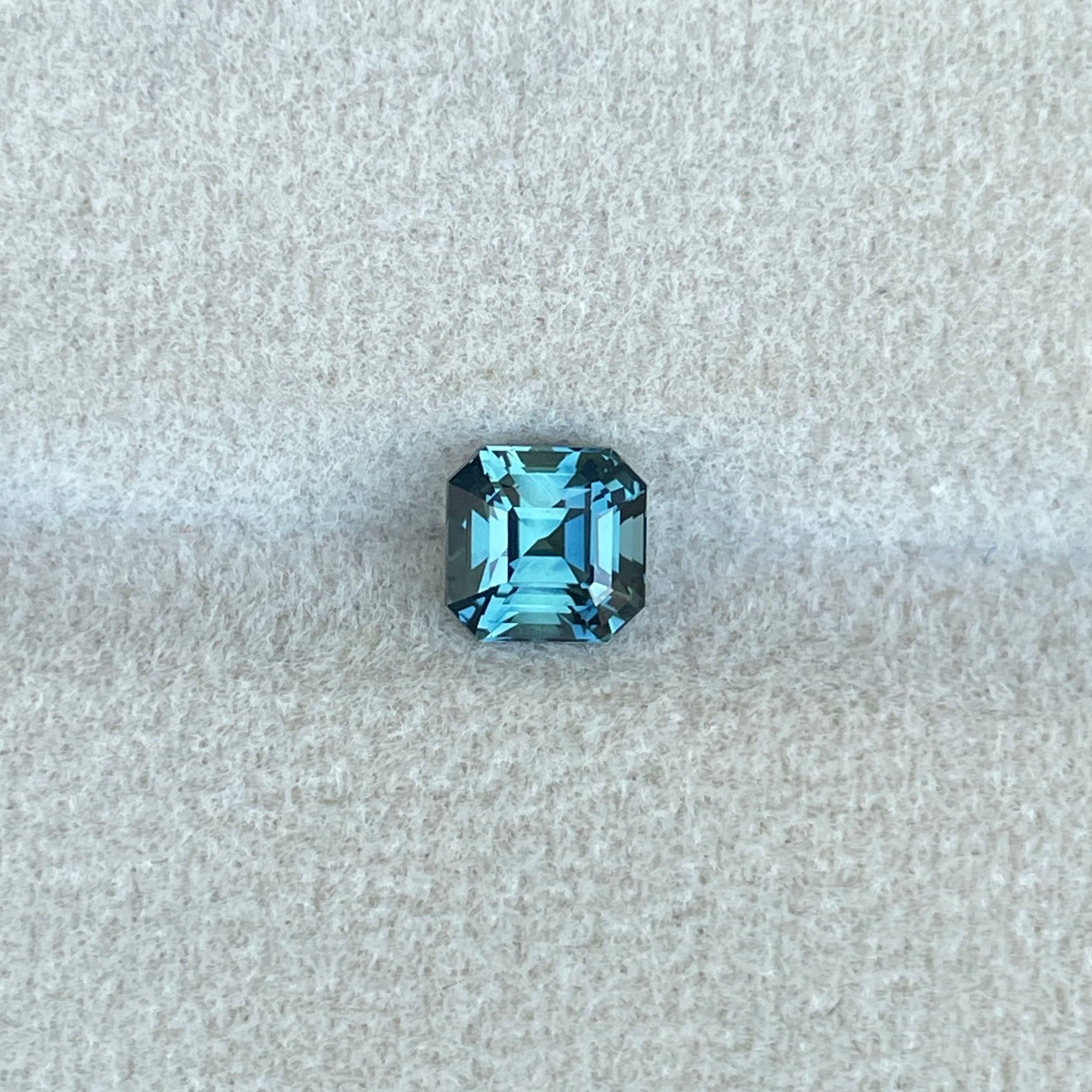 NATURAL BLUE GREEN SAPPHIRE EMERALD 1.29