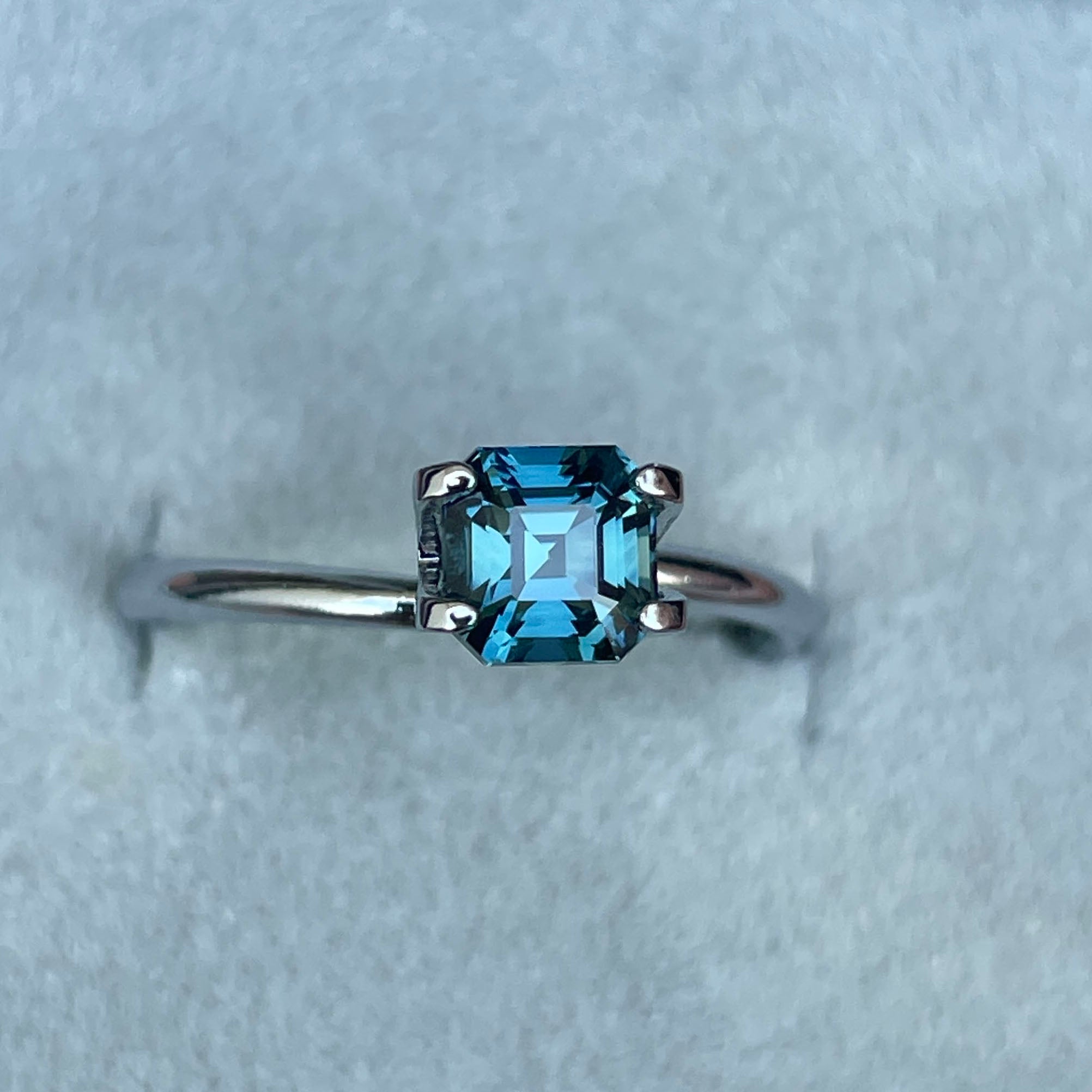 NATURAL BLUE GREEN SAPPHIRE EMERALD 1.29