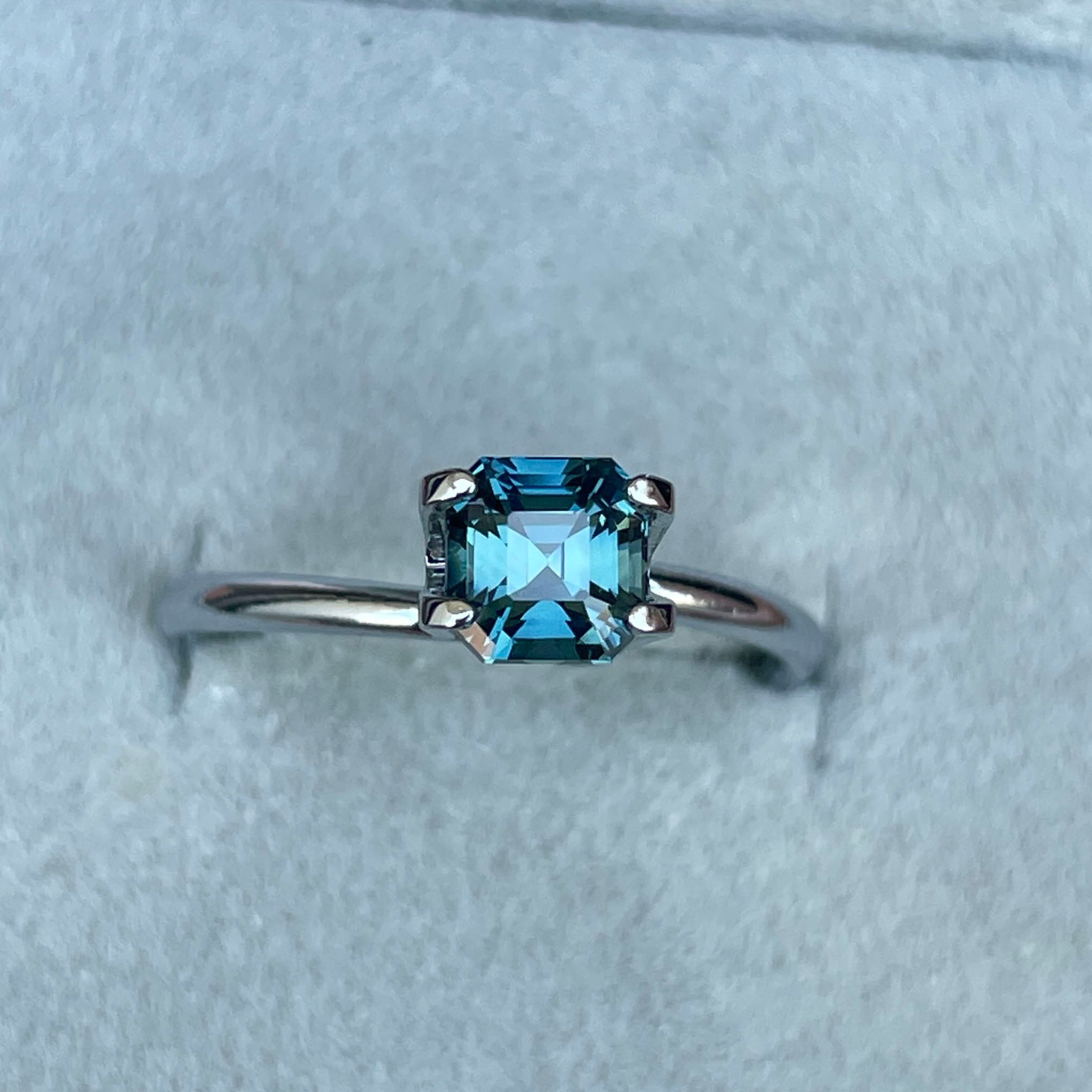 NATURAL BLUE GREEN SAPPHIRE EMERALD 1.29