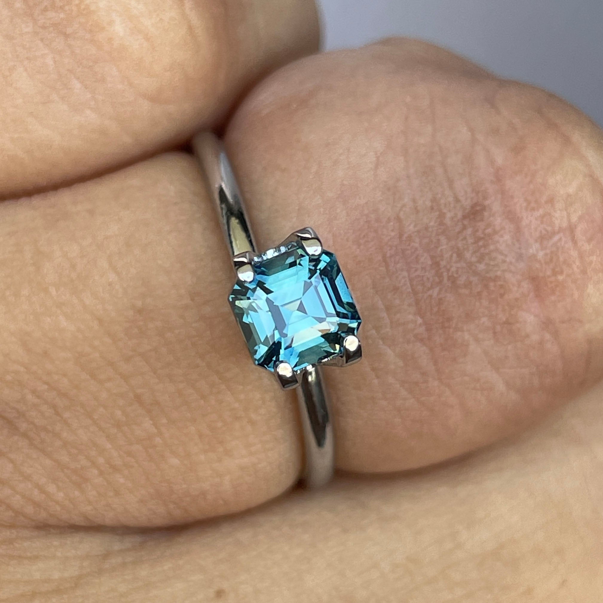 NATURAL BLUE GREEN SAPPHIRE EMERALD 1.29