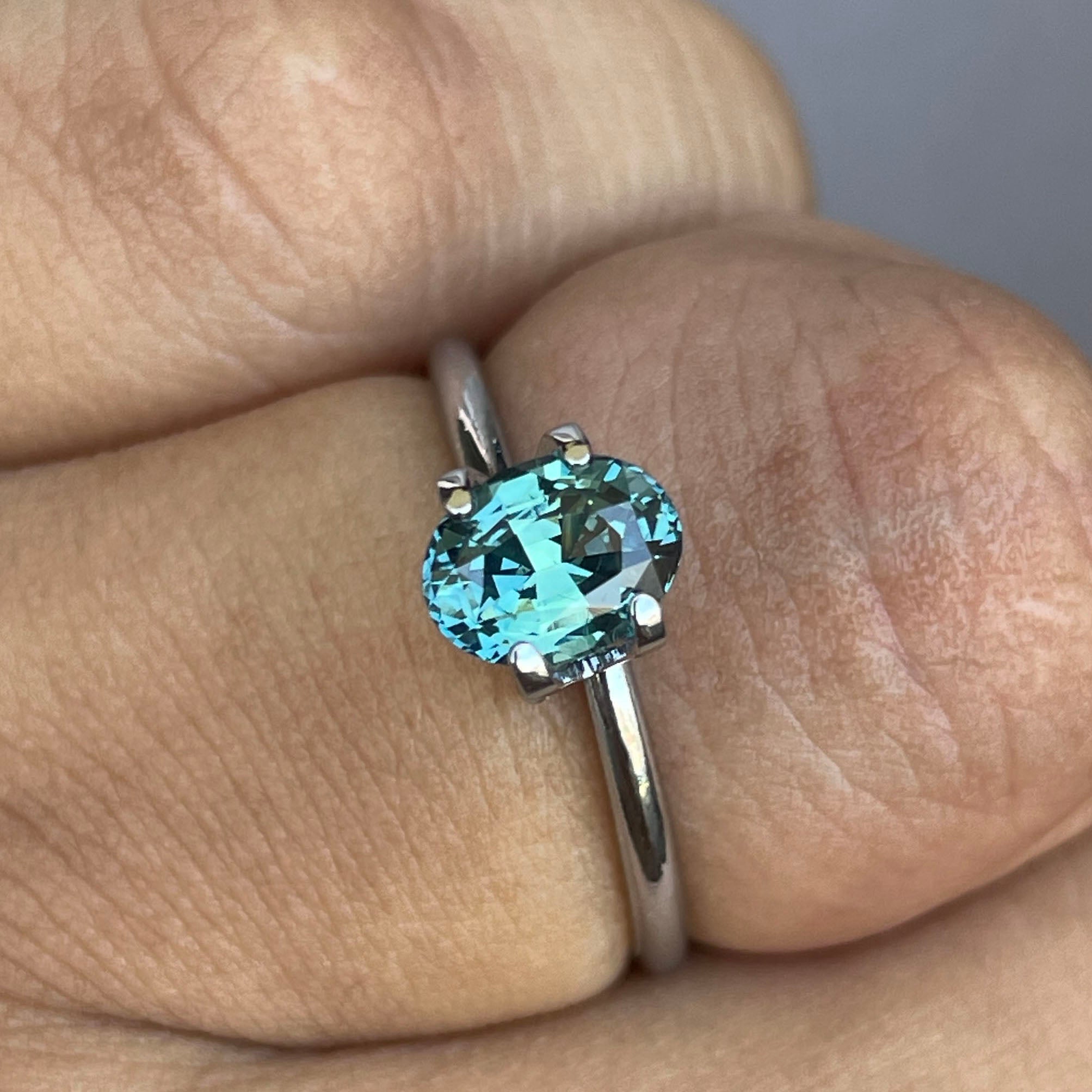 NATURAL BLUE GREEN SAPPHIRE OVAL 1.32