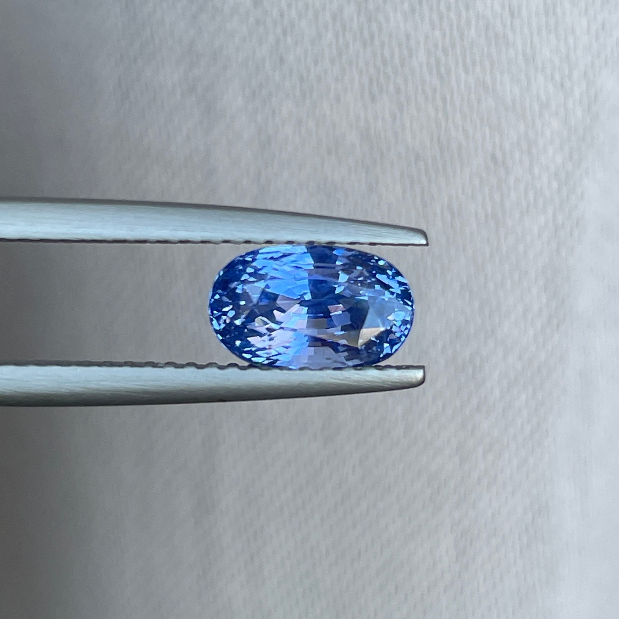 NATURAL BLUE SAPPHIRE OVAL 2.12