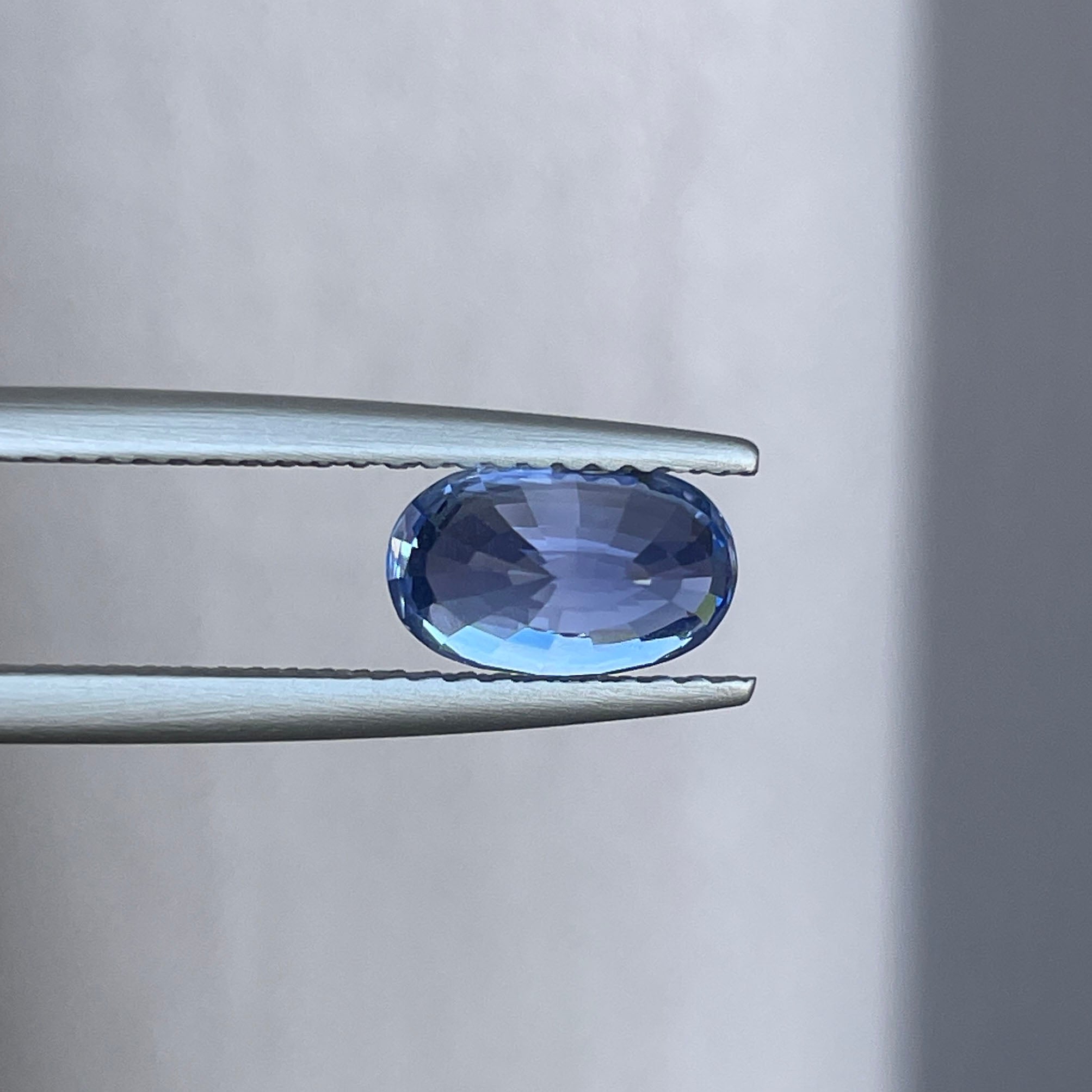 NATURAL BLUE SAPPHIRE OVAL 2.12
