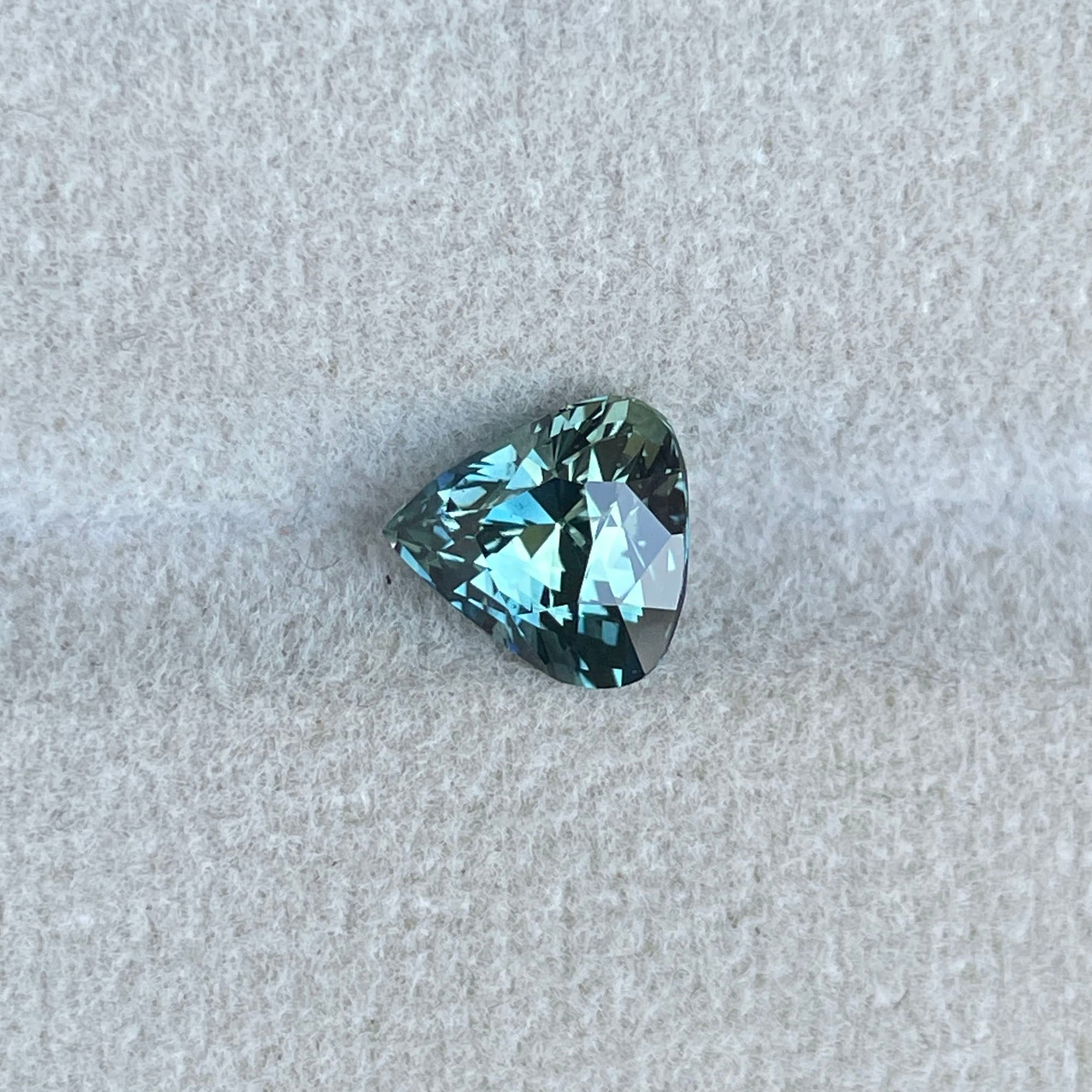 NATURAL PARTI TEAL TRIANGLE SAPPHIRE 2.20