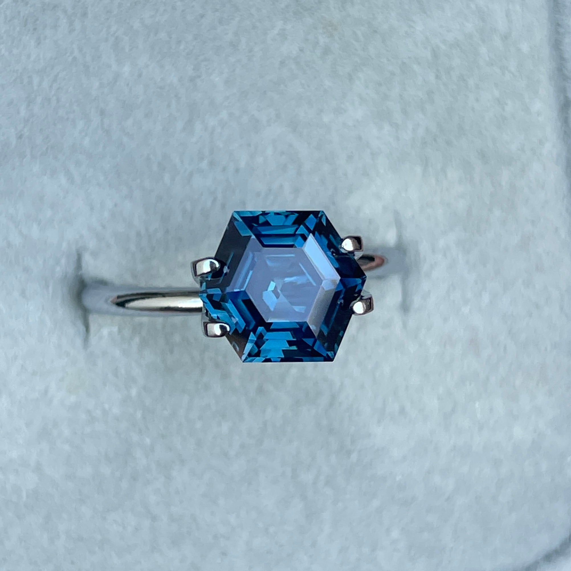 NATURAL TEAL BLUE SAPPHIRE HEXAGON 3.09