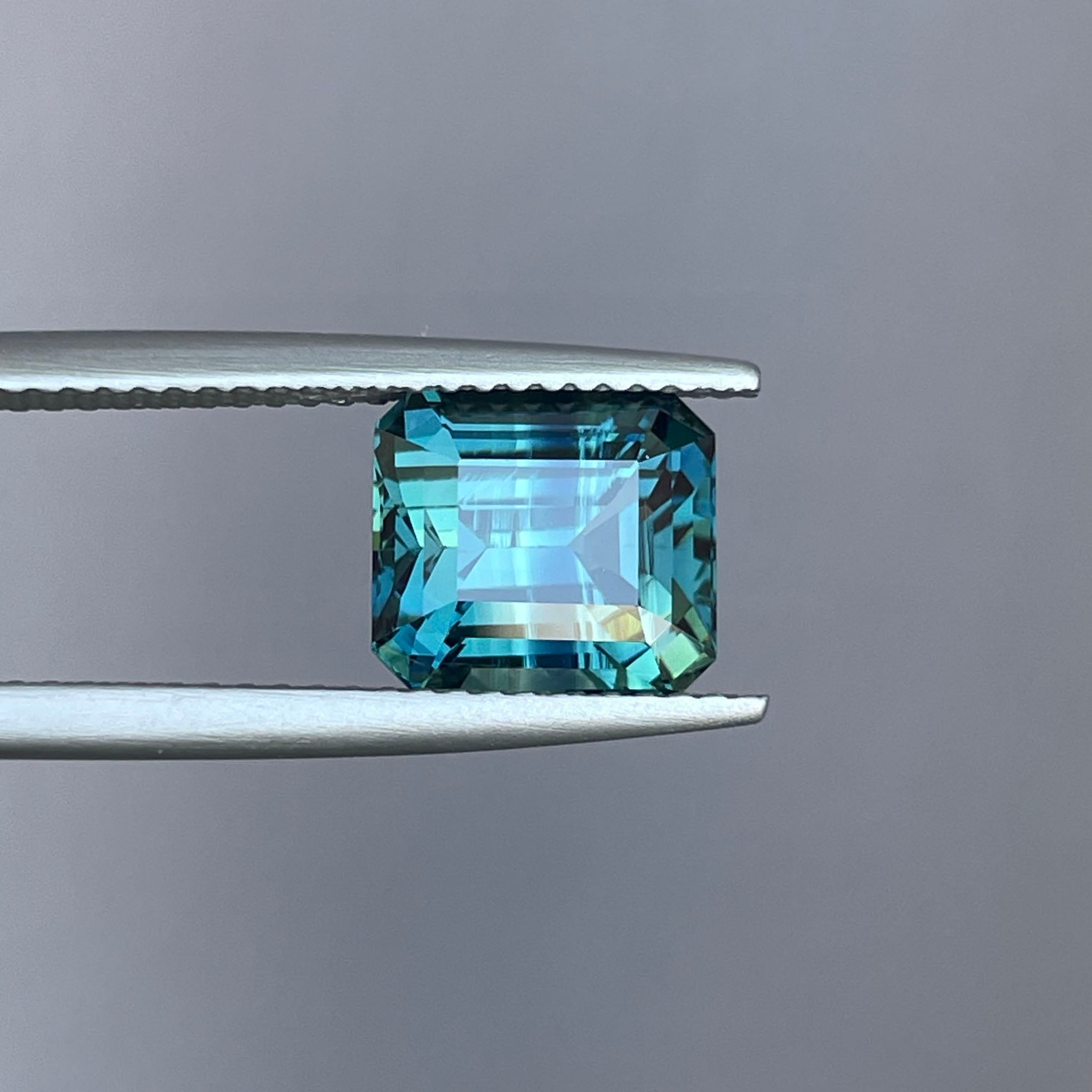 NATURAL TEAL BUE GREEN EMERALD SAPPHIRE 3.94