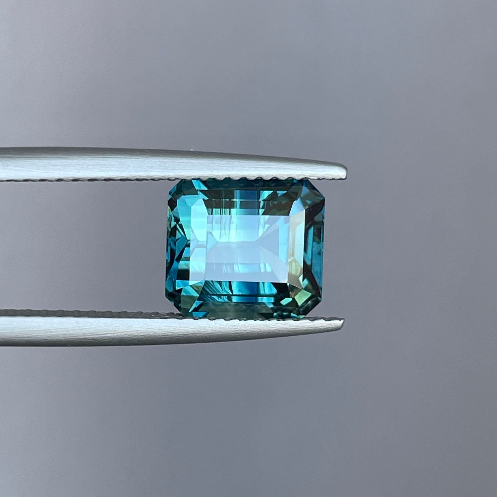 NATURAL TEAL BUE GREEN EMERALD SAPPHIRE 3.94