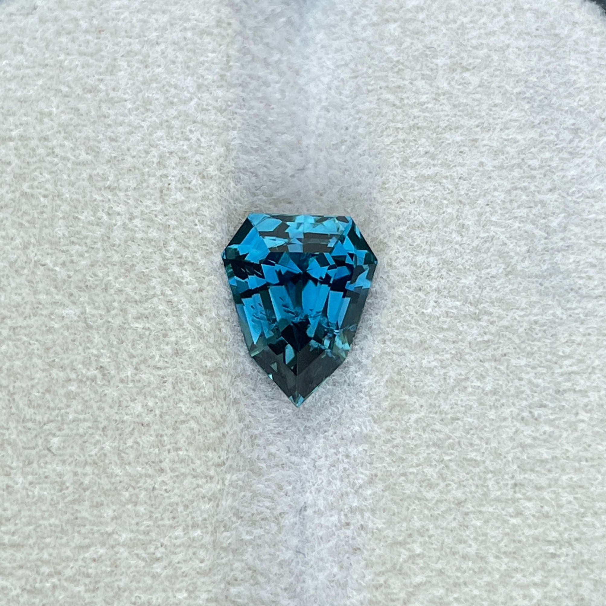 NATURAL TEAL SAPPHIRE SHEILD CUT 3.51