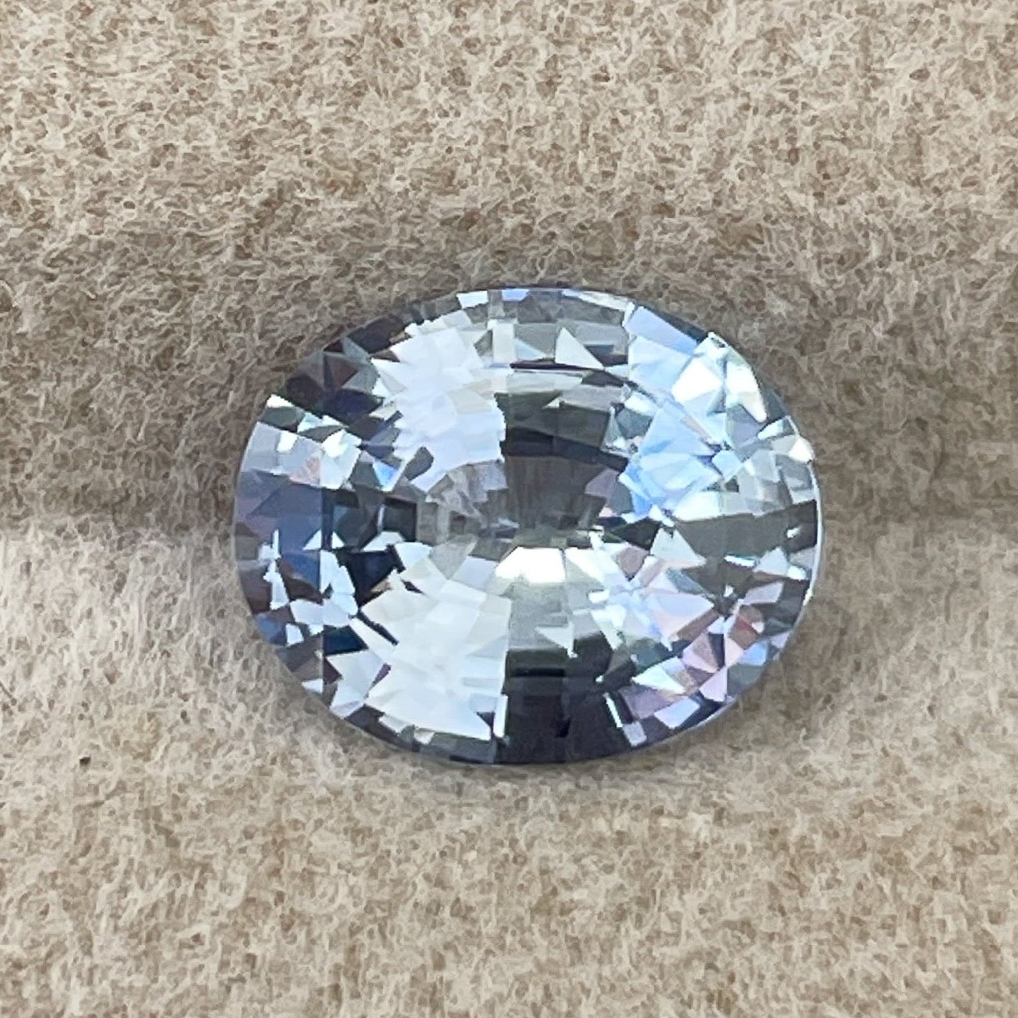 Saphir bleu pâle naturel de Ceylan, pierre précieuse taillée en ovale de 1,56 ct, non chauffée, pureté VVS, saphir bleu en vrac pour bagues de fiançailles.