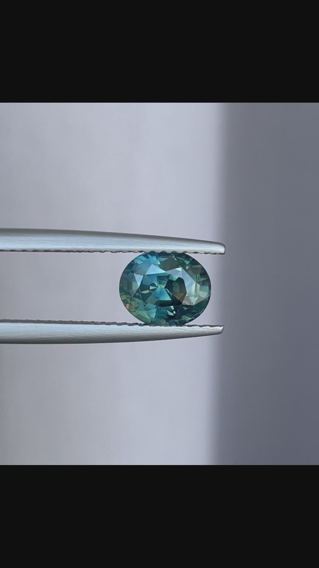 NATURAL GREEN SAPPHIRE OVAL 1.75