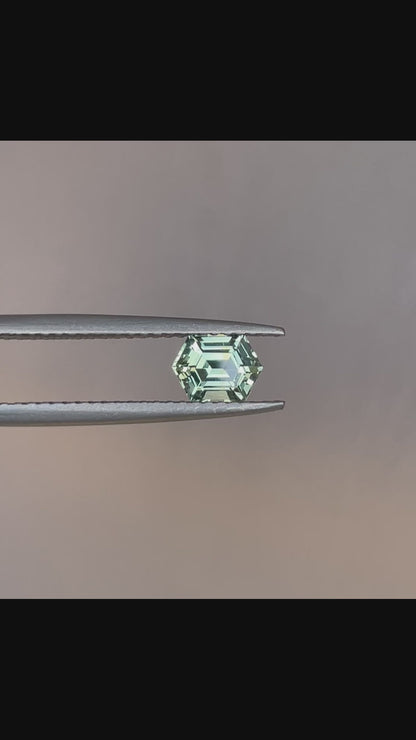 Green sapphire 0.77 crt