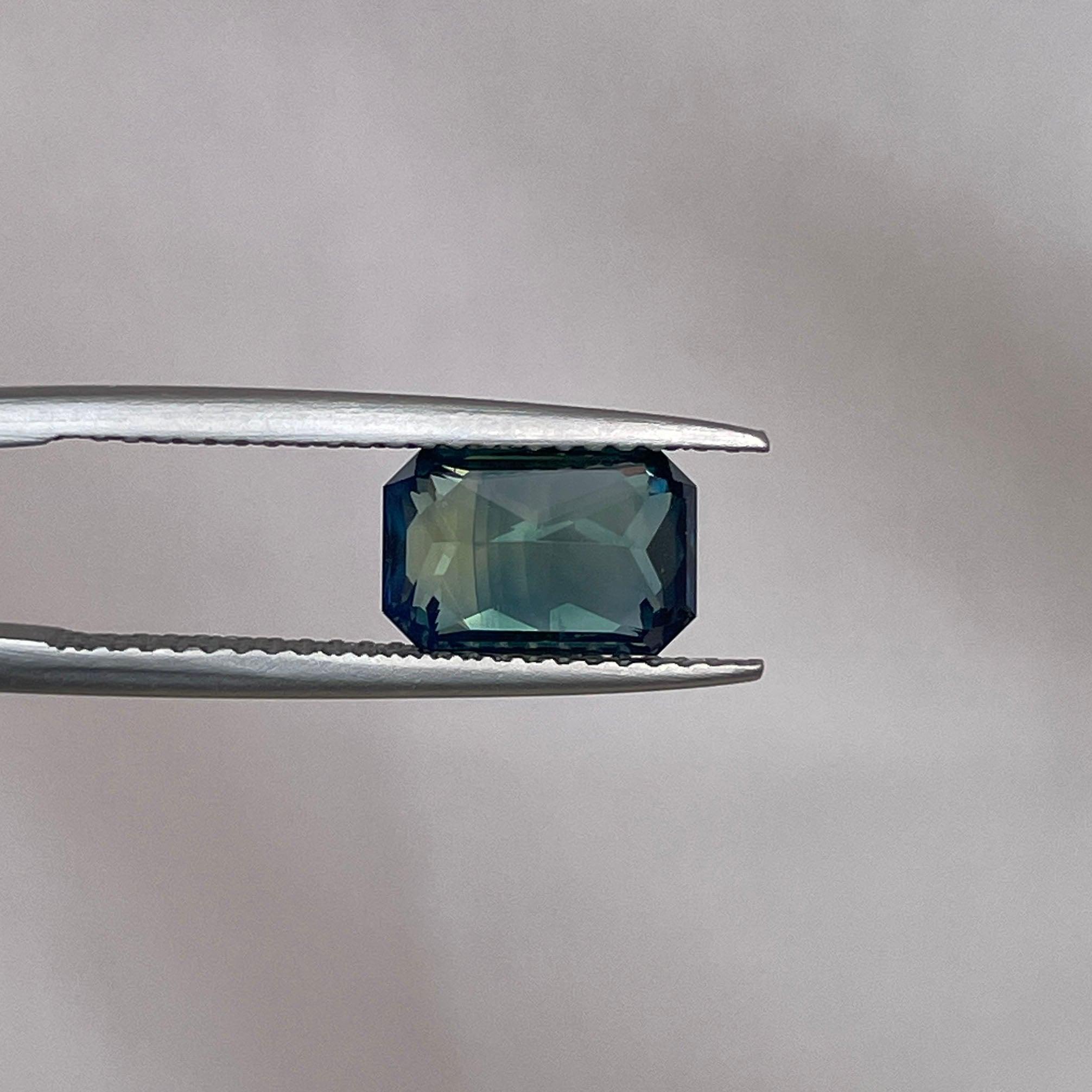 teal blue green gemstone sapphire