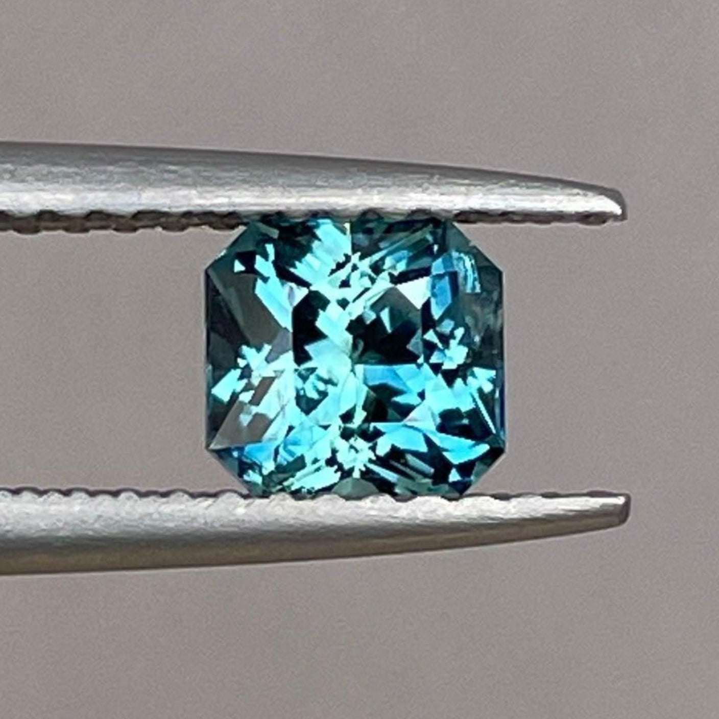 ياقوت أزرق مخضر من NASHGEMS، قطع مشع 0.99 قيراط، حجر ميلاد سبتمبر ذو اللون الأزرق المخضر، حجر كريم ثمين مفكك للمجوهرات.