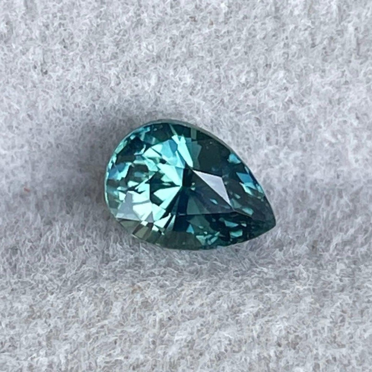 蓝绿色蒙大拿梨形1.10克拉蓝宝石订婚戒指,银质女款珠宝