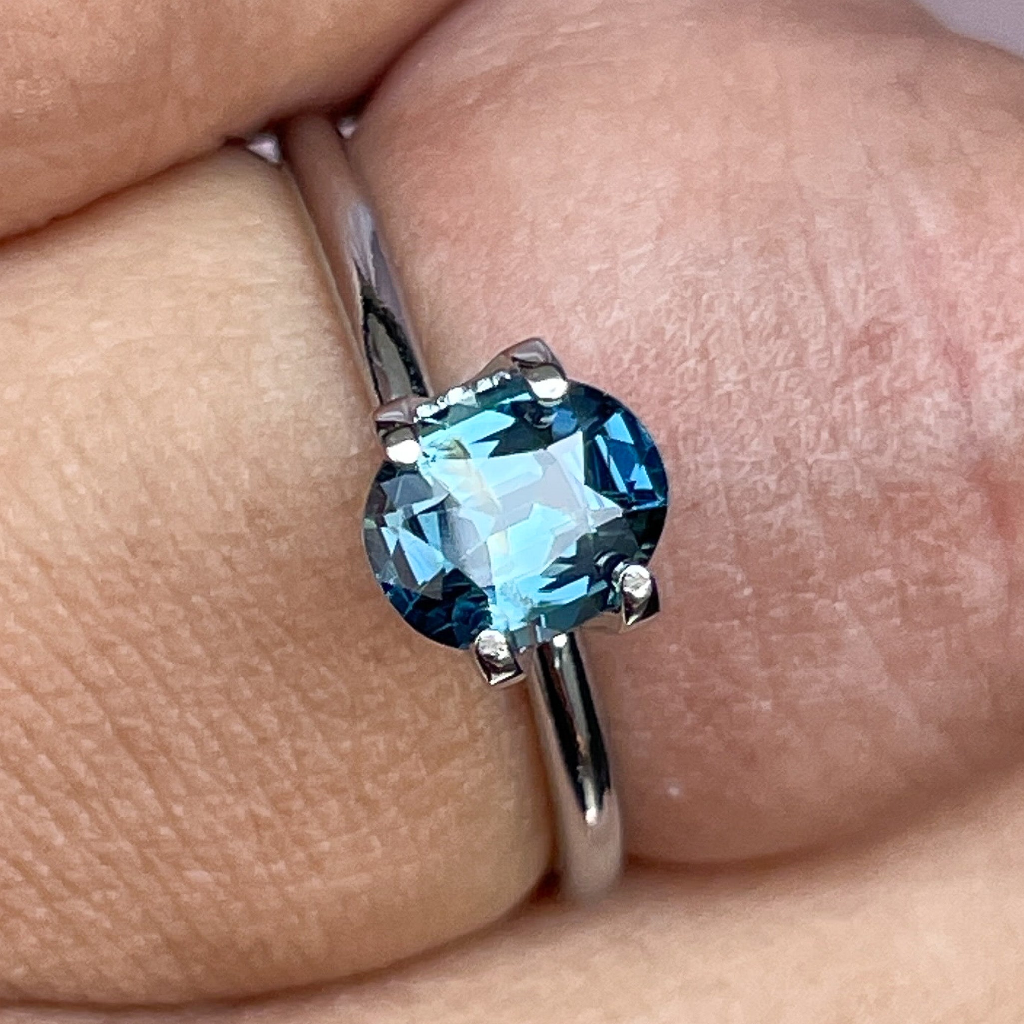 Natural teal sapphire loose stone, 1.03 Ct oval cut, vibrant blue-green gemstone for jewelry or engagement rings from NASHGEMS.