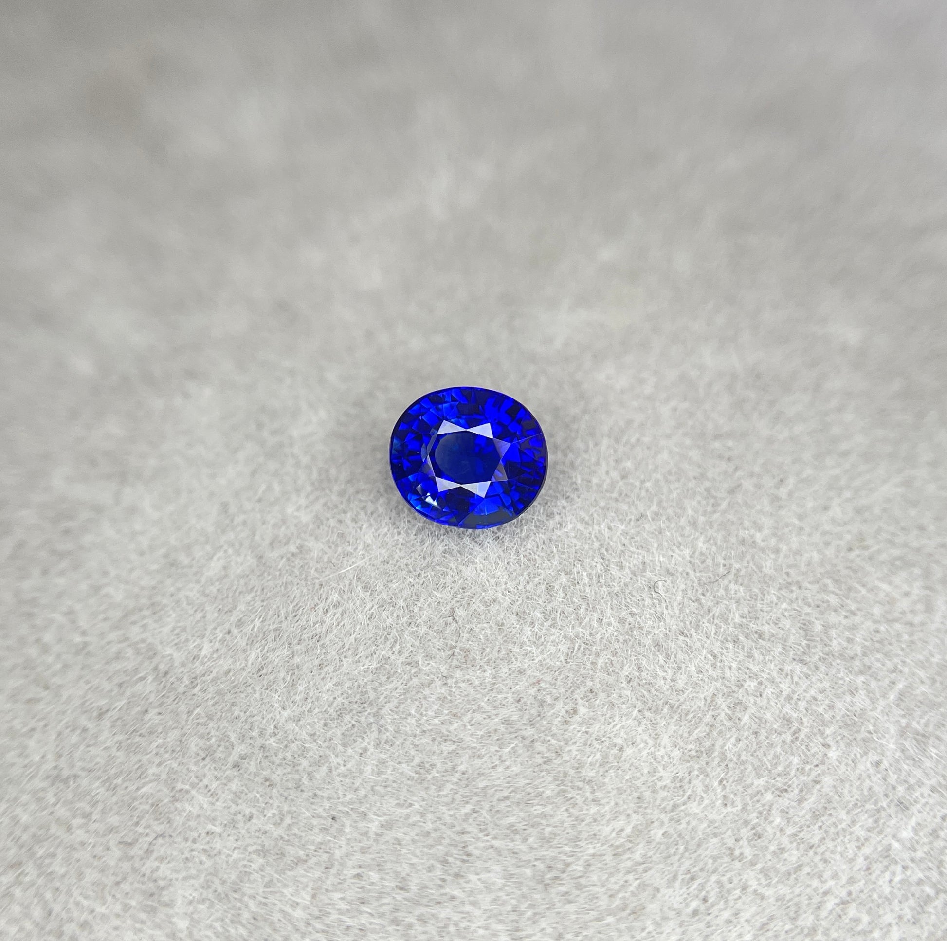 1.04 Carat Blue Sapphire 