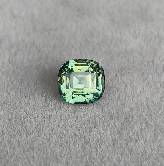 1.39 crt Greenish yellow Sapphire/ Teal Sapphire/ Green sapphire/ bi colour Sapphire/ parti sapphire/ Engagement Ring/ Montana sapphire