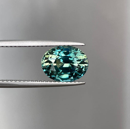 4.70 carat Teal parti Sapphire is well cut to bring out the best colour and lust