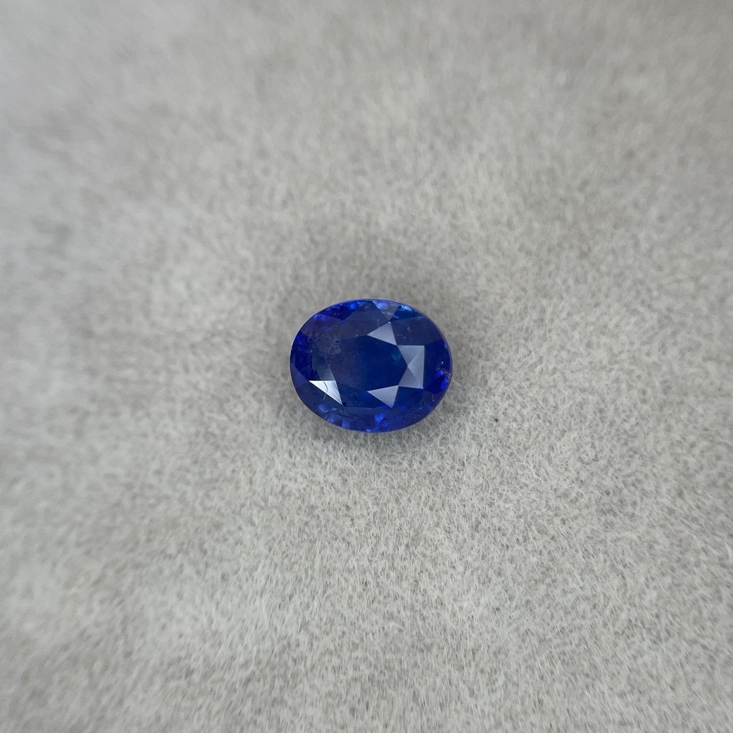 2.02 crt Royal Blue Sapphire/Blue Sapphire/ Ceylon Blue Sapphire/ Natural Blue Sapphire/ Engagement Ring/ Engagement ring.