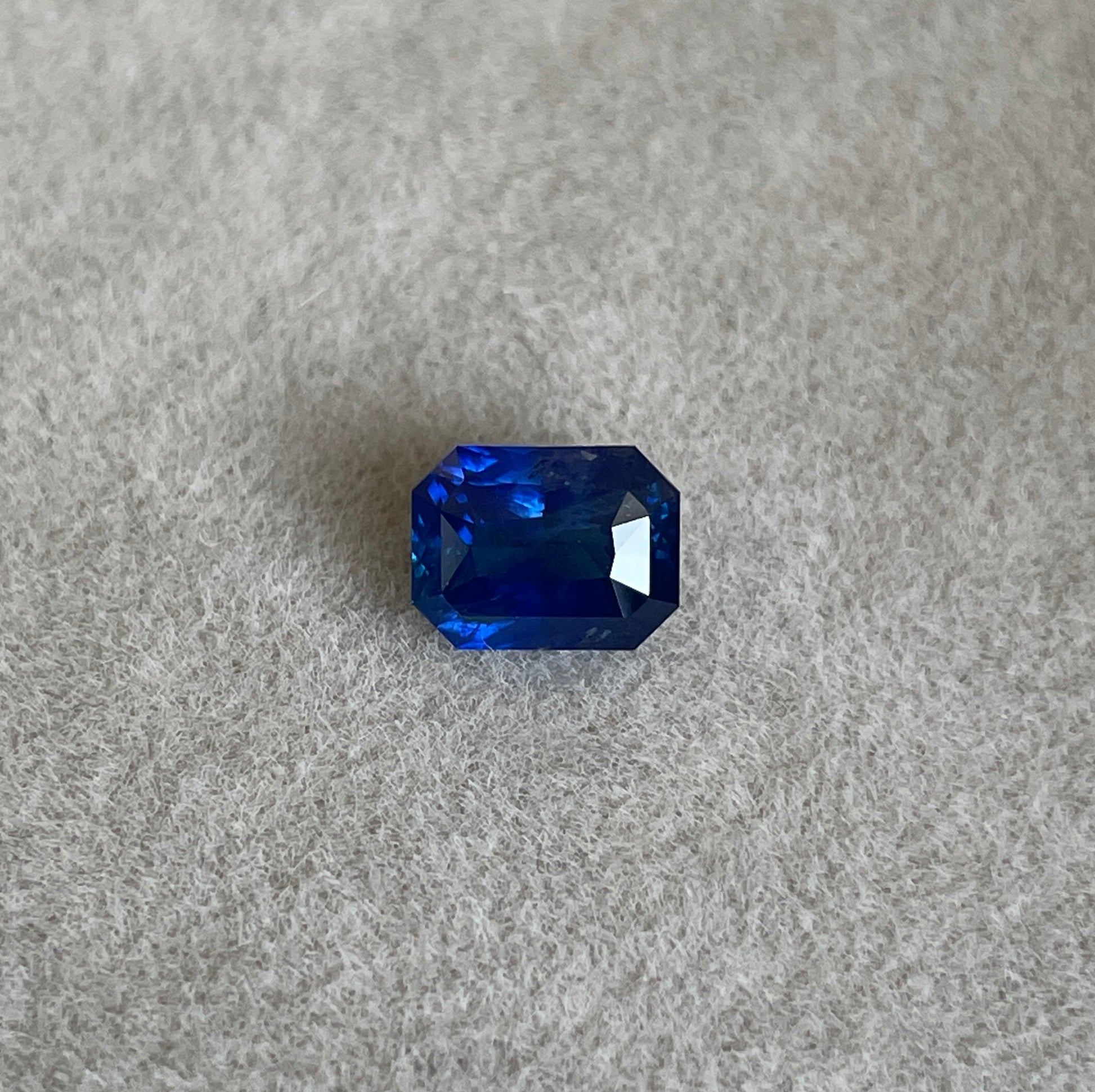 1.51 crt Blue Sapphire/ Ceylon Blue Sapphire/ Natural Blue Sapphire