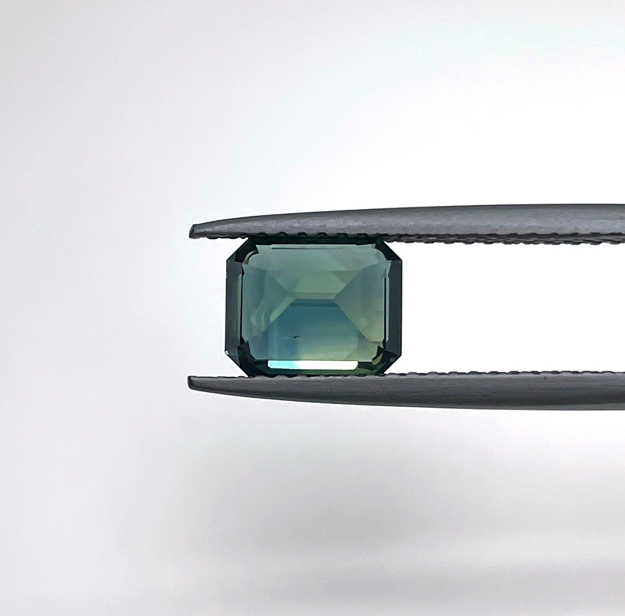 teal blue green gemstone sapphire