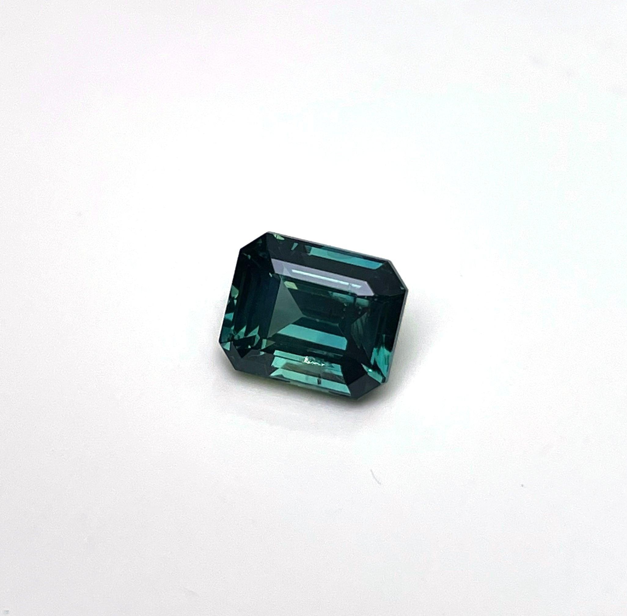 teal blue green gemstone sapphire