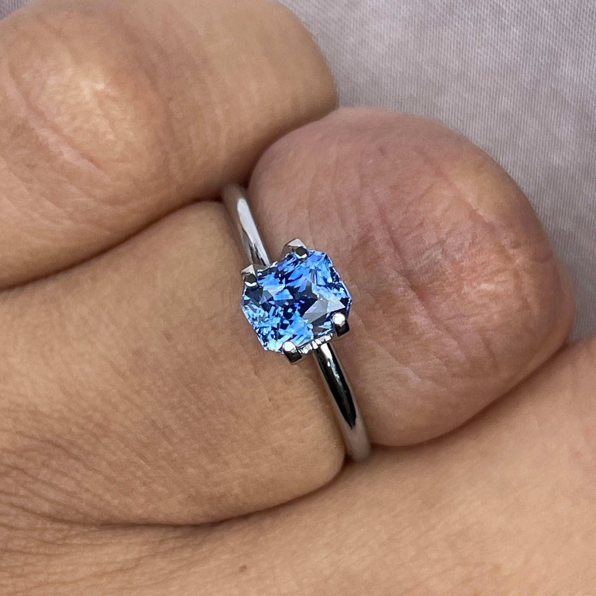 Cornflower blue sapphire for engagement ring Singapore buyers”