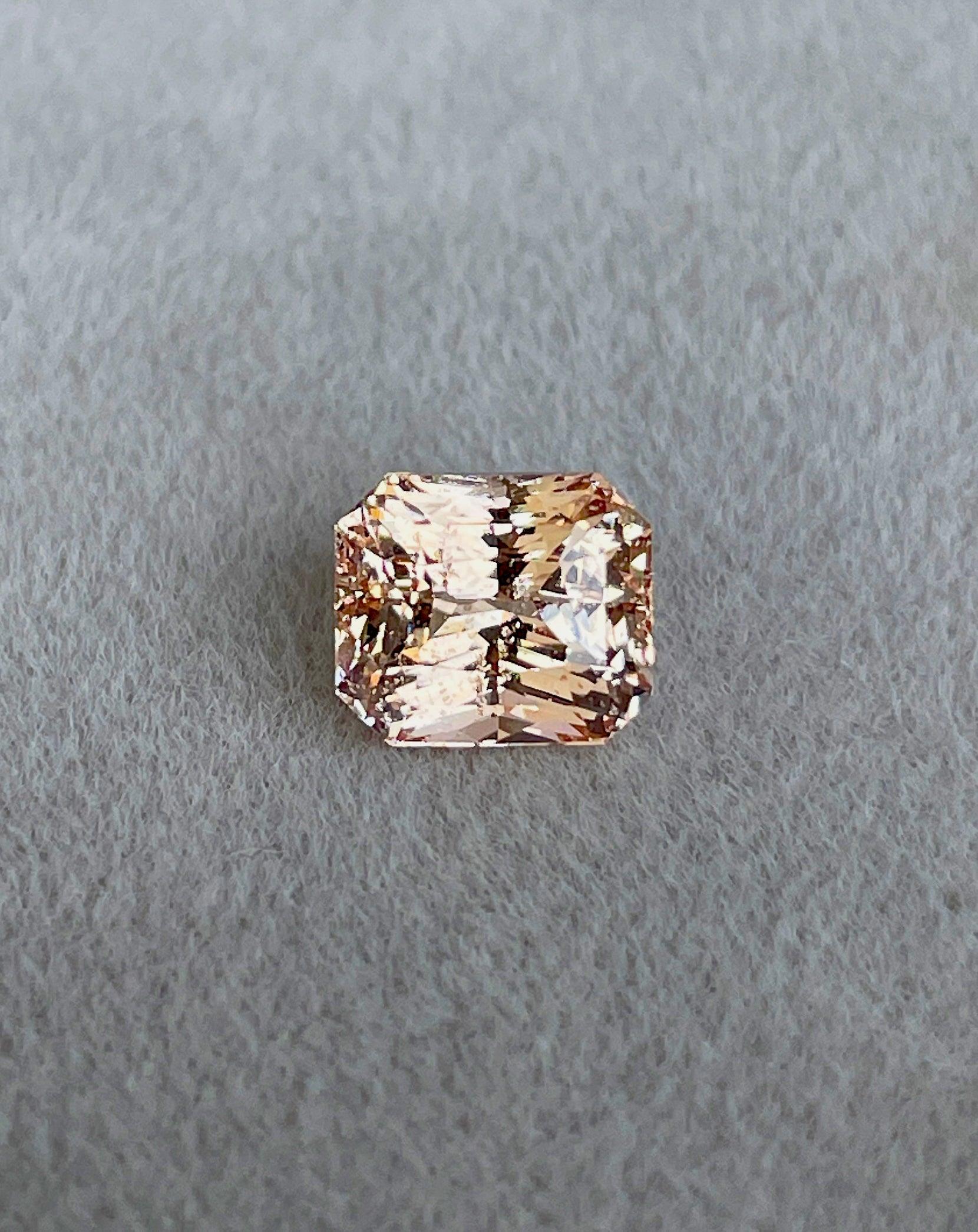 Peach Sapphire - NASHGEMS