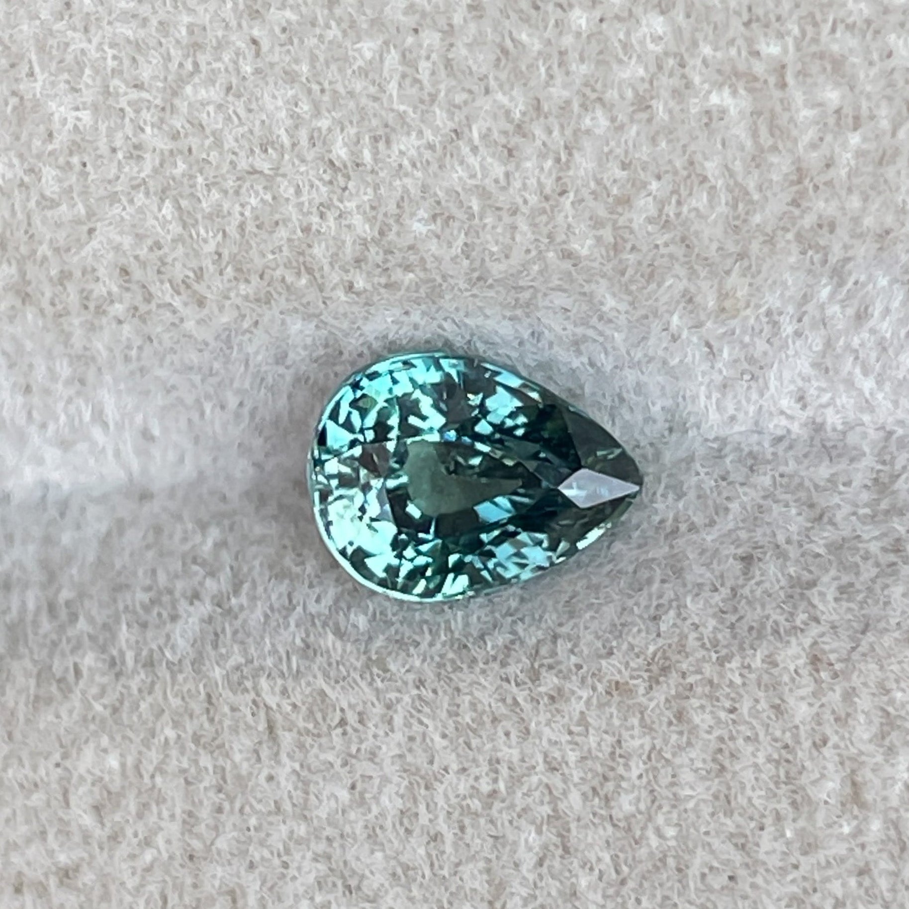 teal sapphire natural unheated, loose teal green sapphire gemstone Sri Lanka