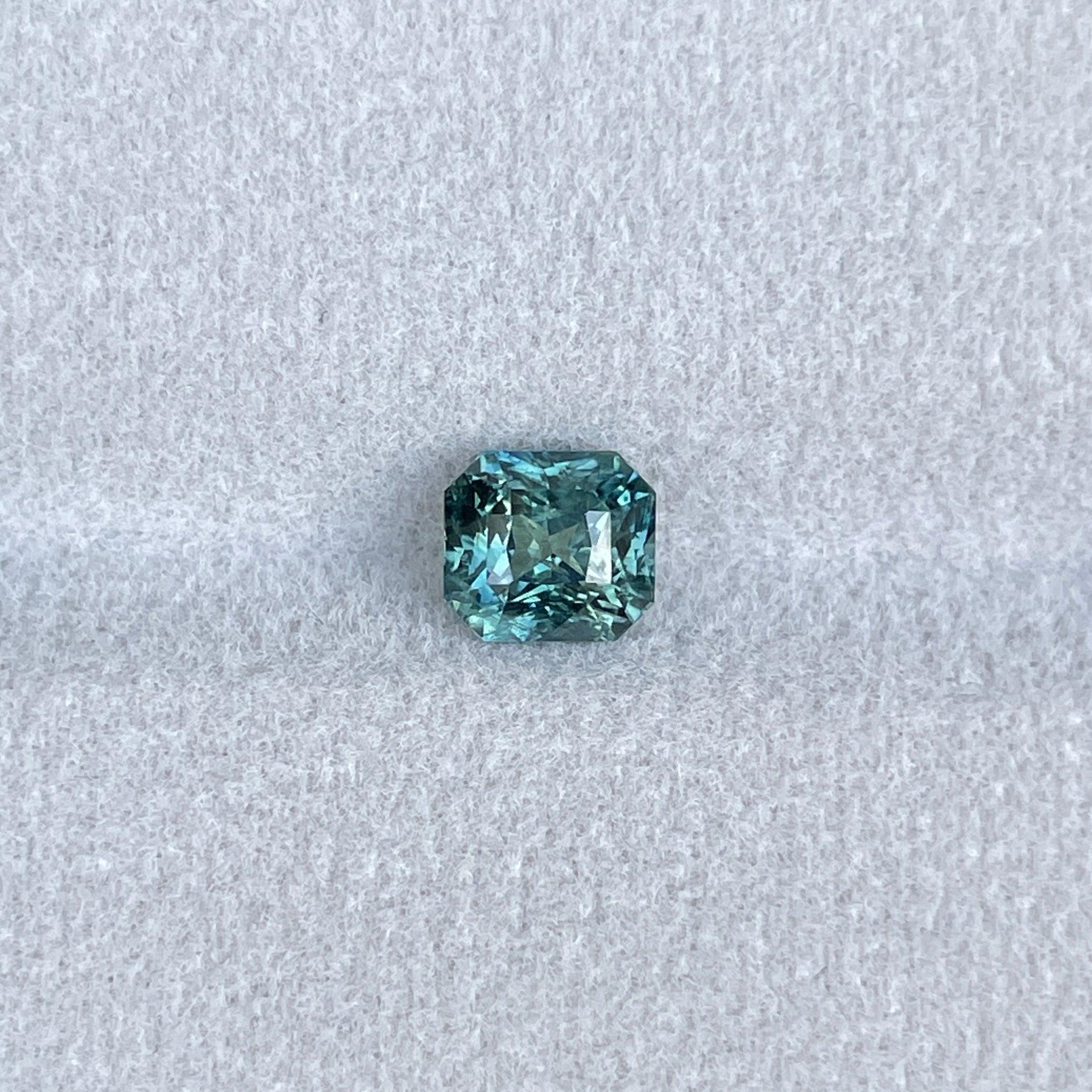 Minimalist 1.63 crt Radiant Shaped Green Sapphire for Pendant Necklace, Dainty Wedding Necklace Valentine's Gift for Her