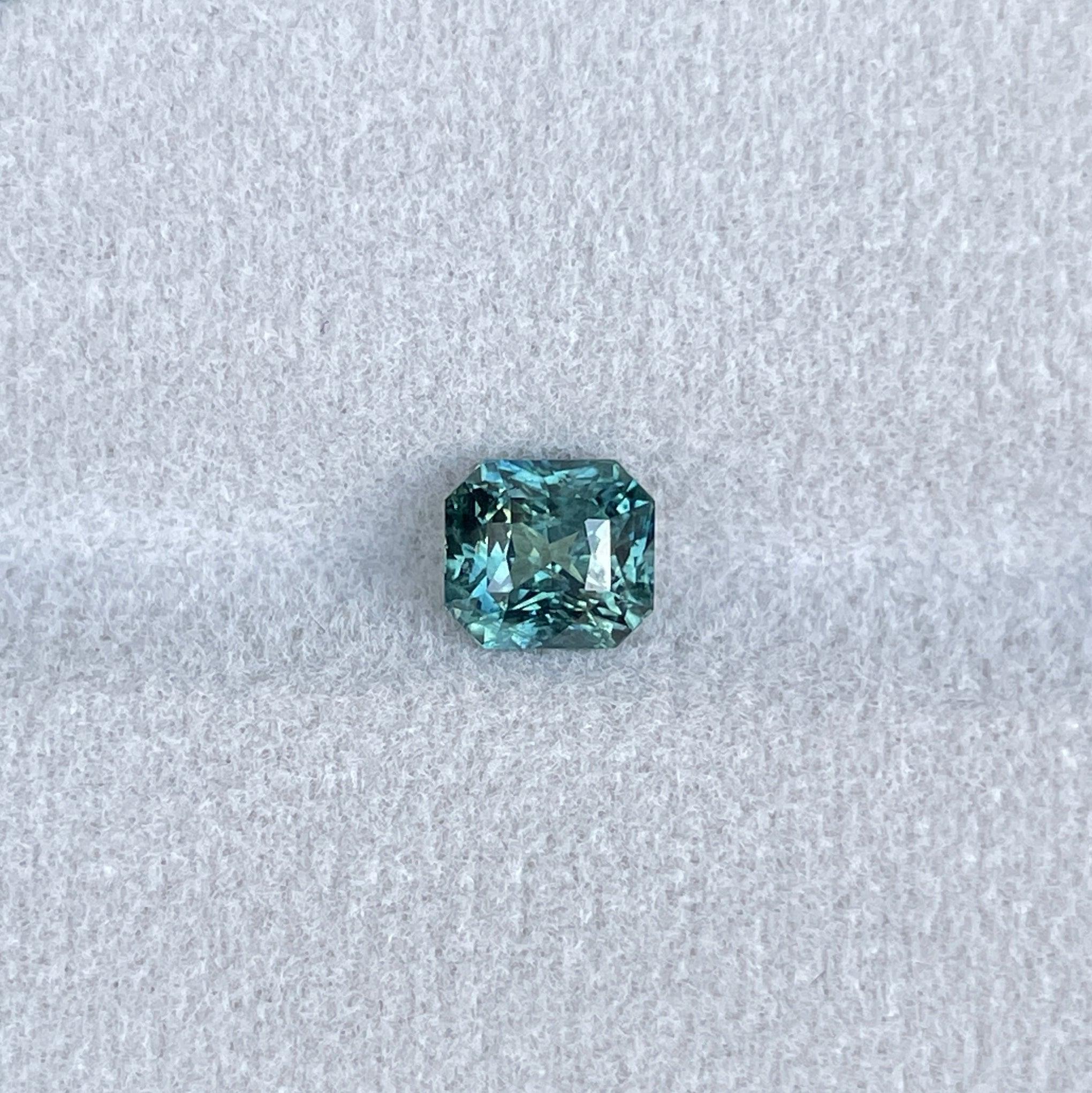 Minimalist 1.63 crt Radiant Shaped Green Sapphire for Pendant Necklace, Dainty Wedding Necklace Valentine's Gift for Her