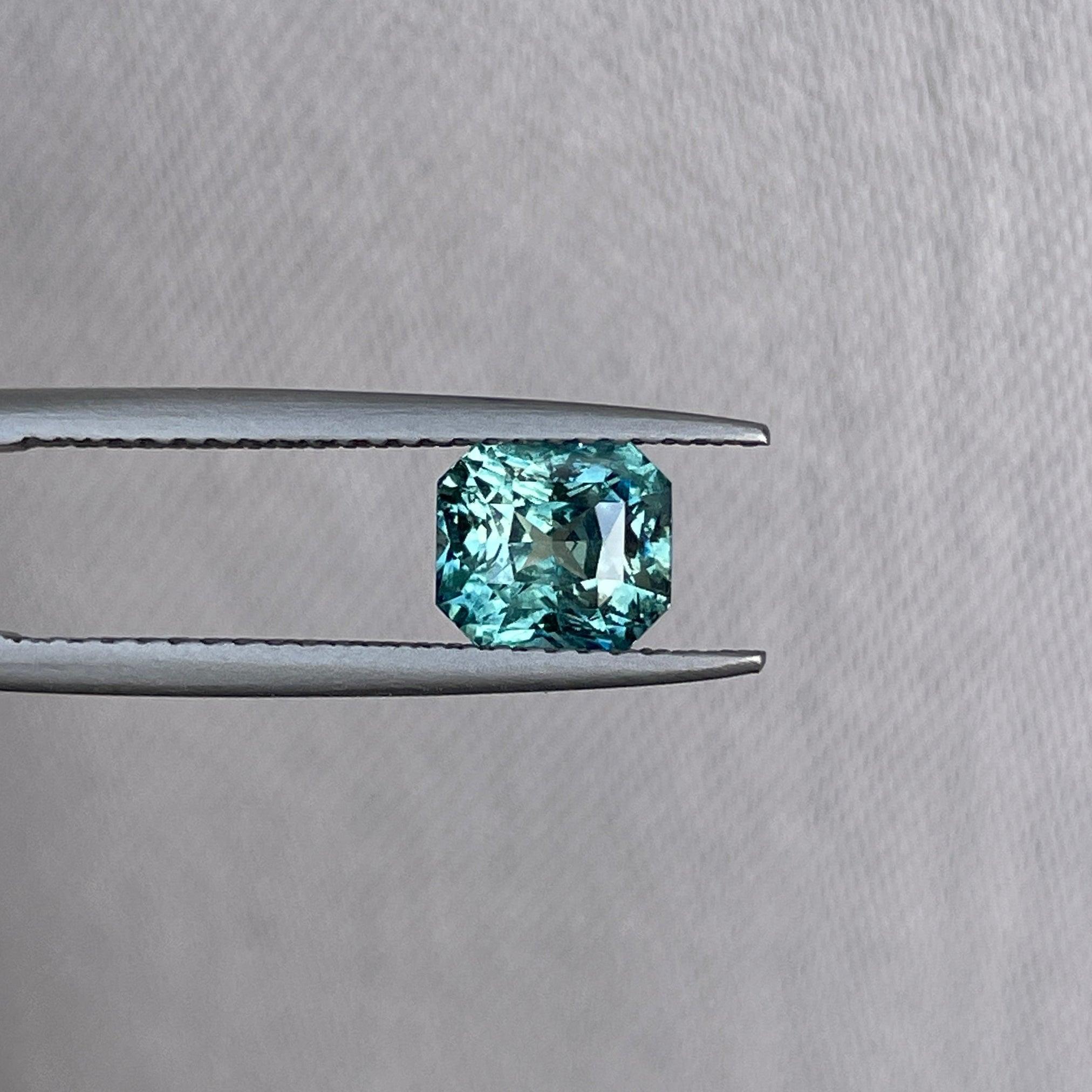 Minimalist 1.63 crt Radiant Shaped Green Sapphire for Pendant Necklace, Dainty Wedding Necklace Valentine's Gift for Her