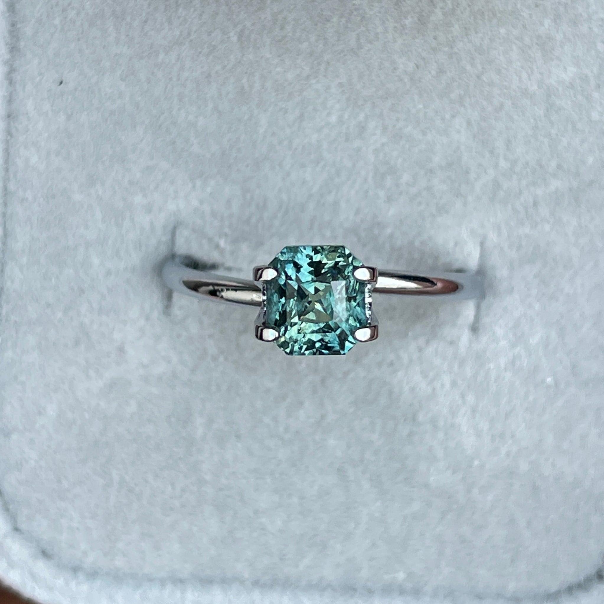 Minimalist 1.63 crt Radiant Shaped Green Sapphire for Pendant Necklace, Dainty Wedding Necklace Valentine's Gift for Her